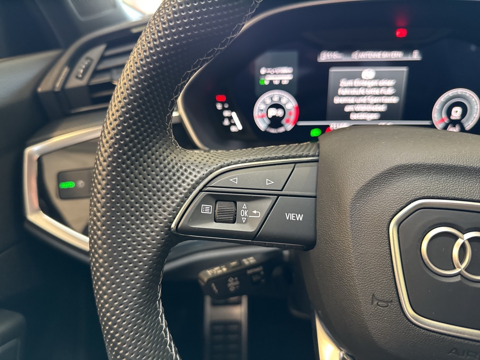 Audi Q3 40 quattro S LINE SONOS AHK 360°CAM ACC LM19