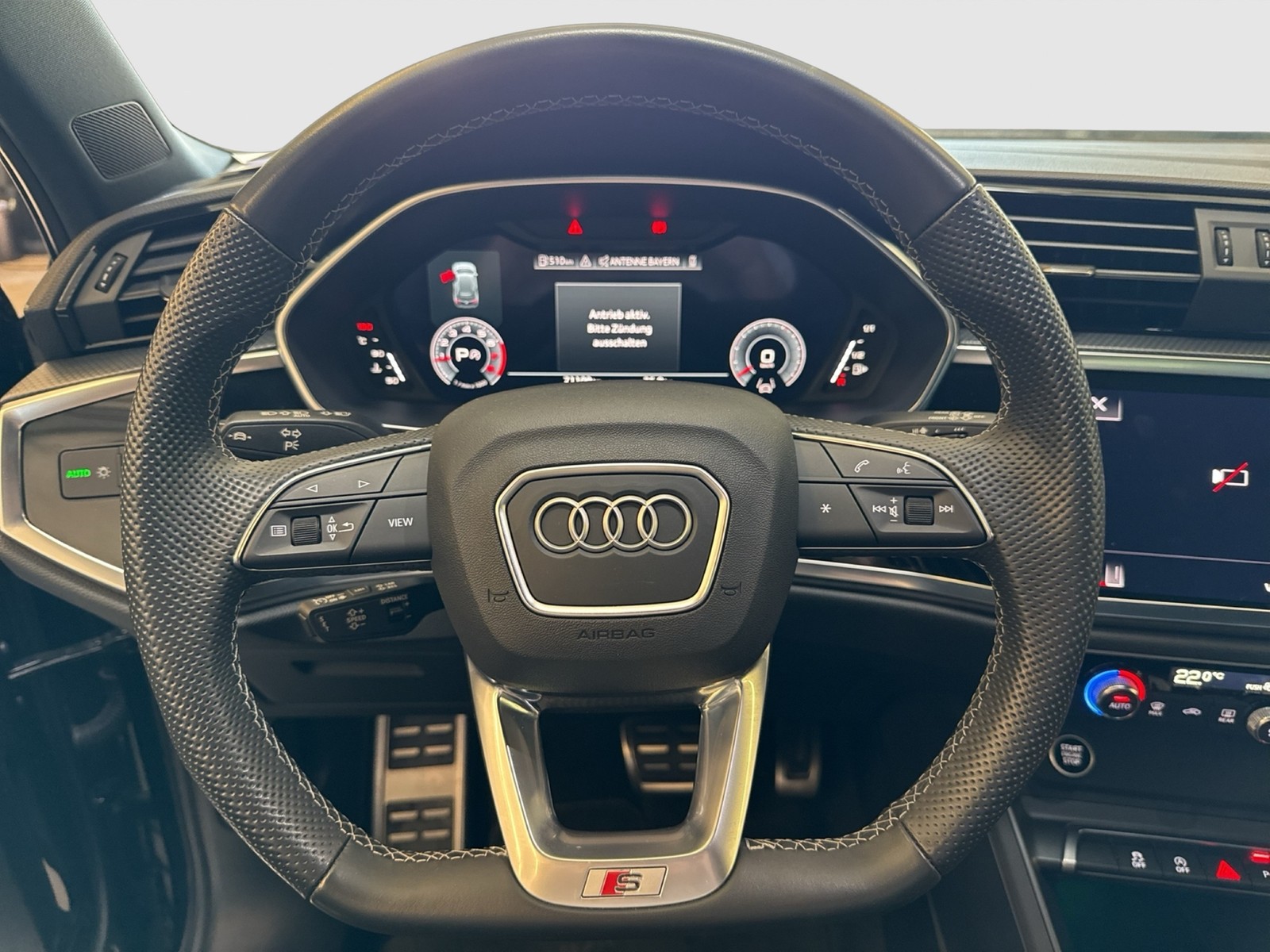 Audi Q3 40 quattro S LINE SONOS AHK 360°CAM ACC LM19