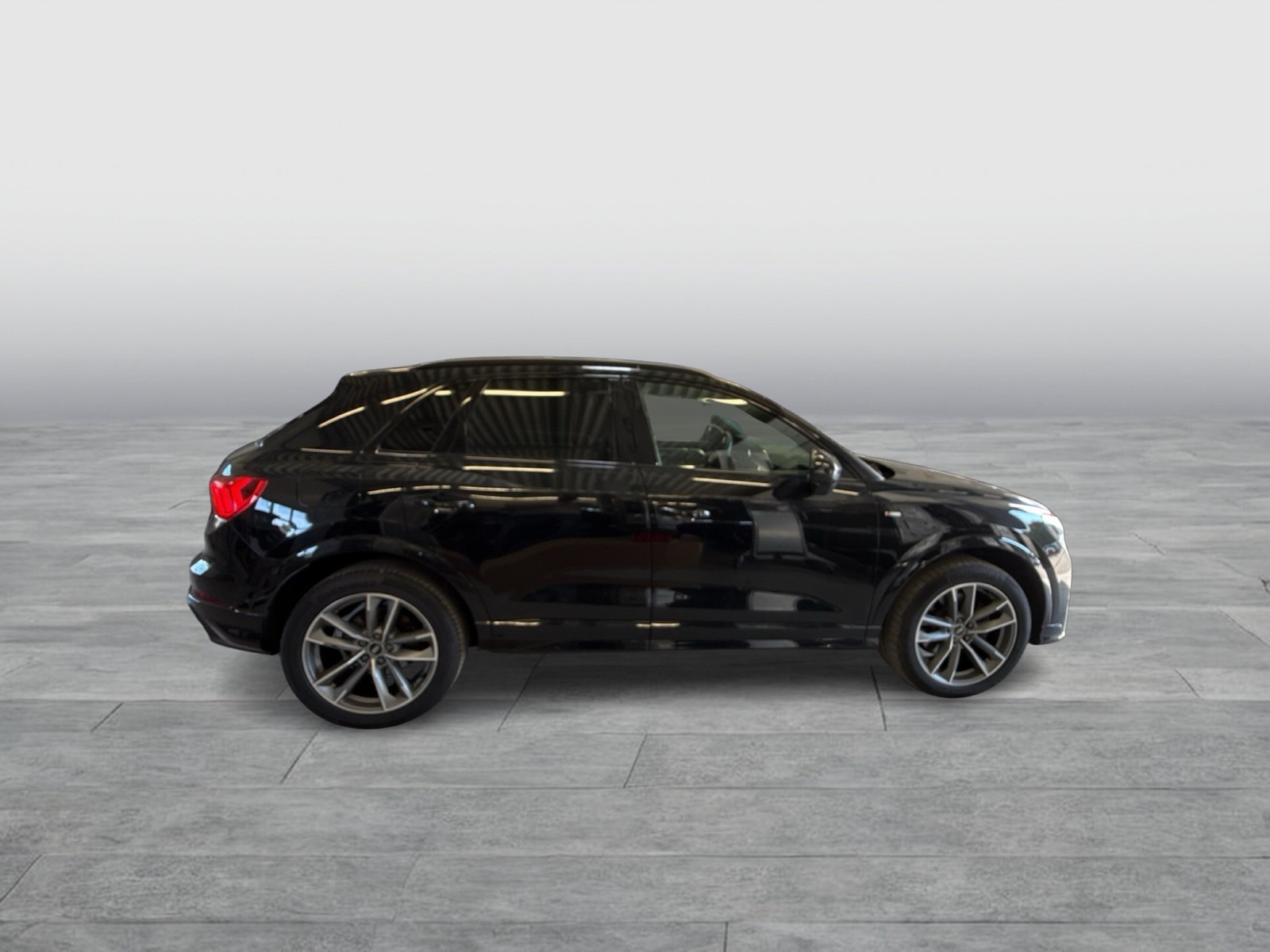 Audi Q3 40 quattro S LINE SONOS AHK 360°CAM ACC LM19