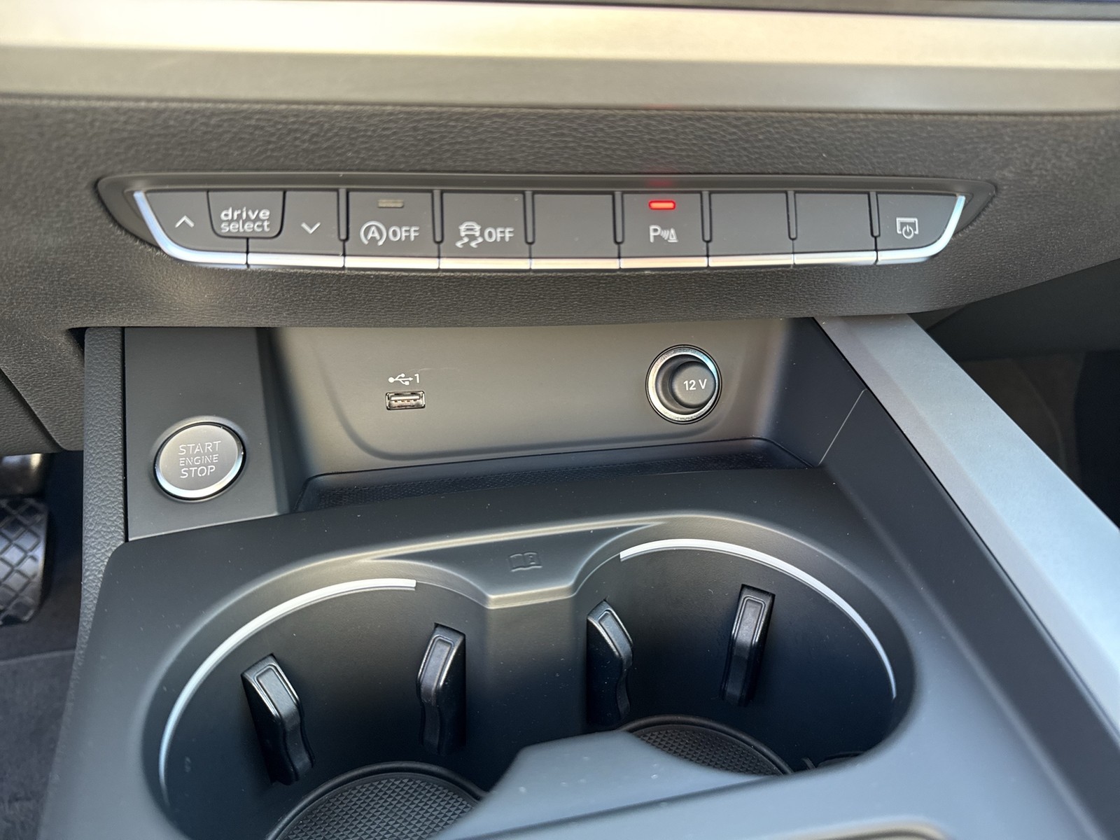 Audi A4 Avant 45 quattro S LINE BLACKPAK PANO CAM ACC