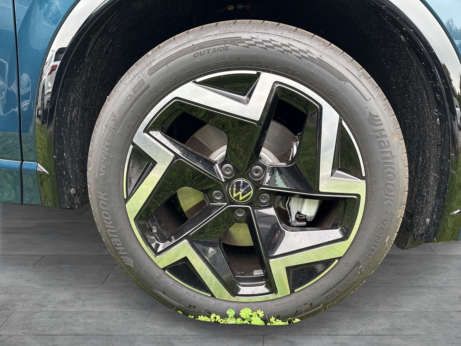 Volkswagen Tiguan 2.0 R-LINE NEUES MODELL AHK CAM ACC LM19