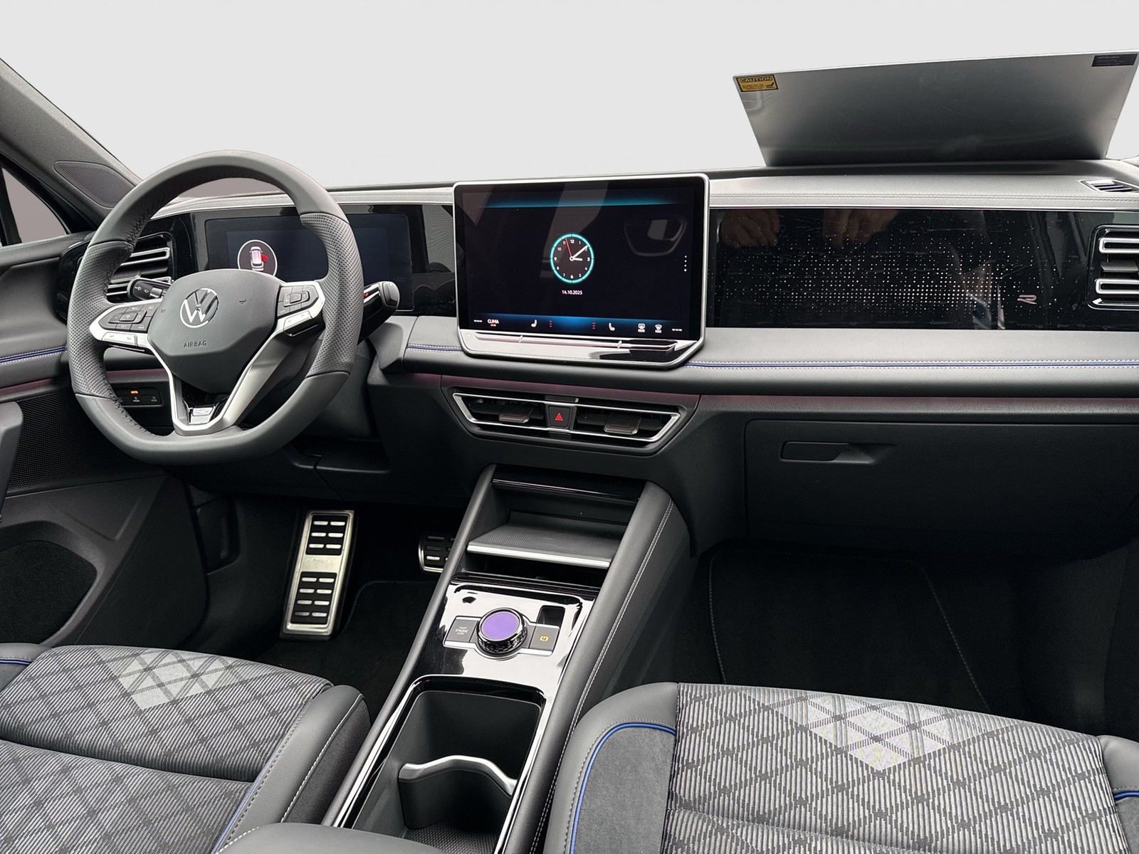 Volkswagen Tiguan 2.0 R-LINE NEUES MODELL AHK CAM ACC LM19