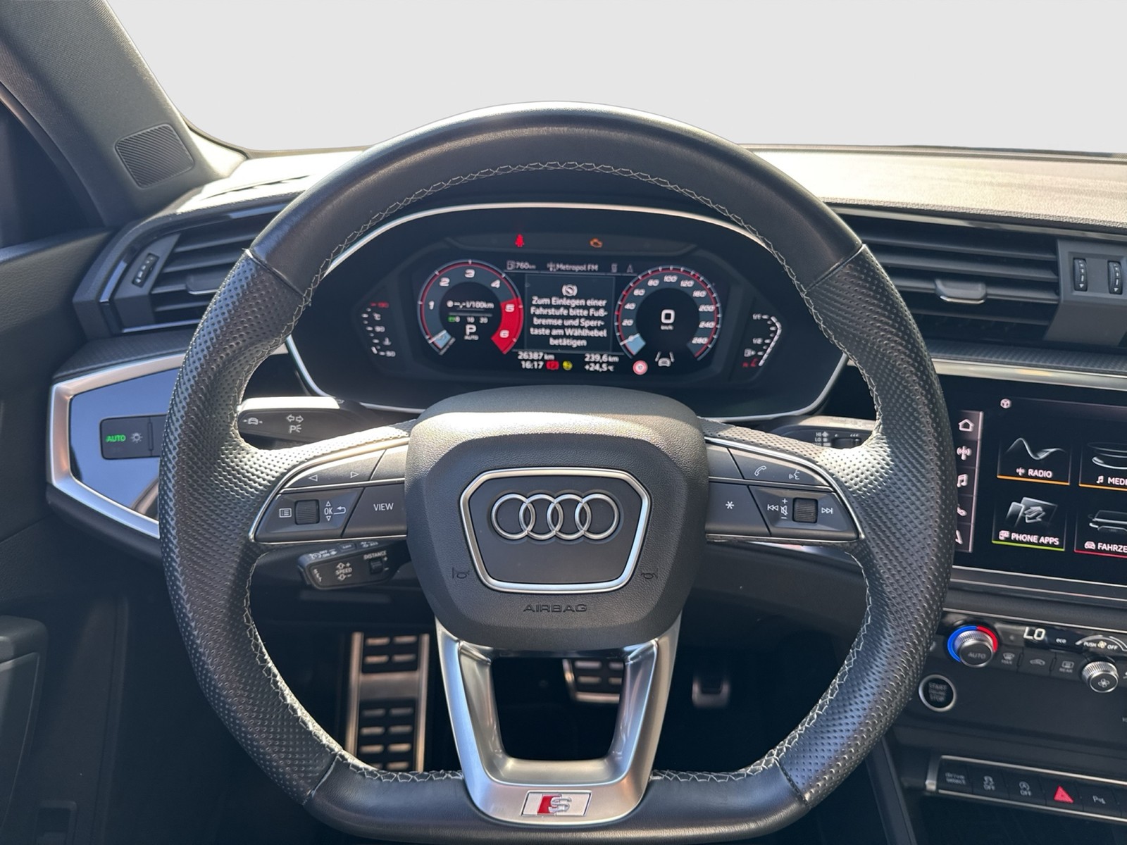 Audi Q3 35 S LINE BLACKPAK AHK CAM LM19 EKLAPPE NAVI+