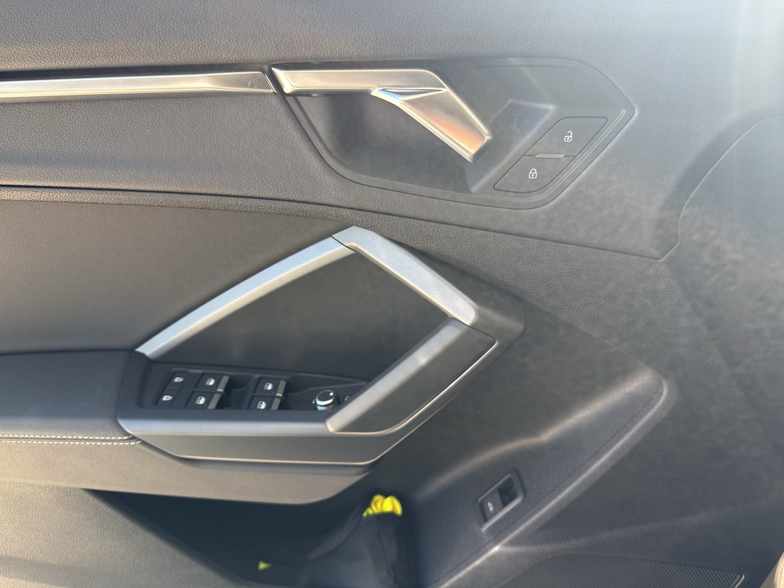 Audi Q3 35 S LINE BLACKPAK AHK CAM LM19 EKLAPPE NAVI+