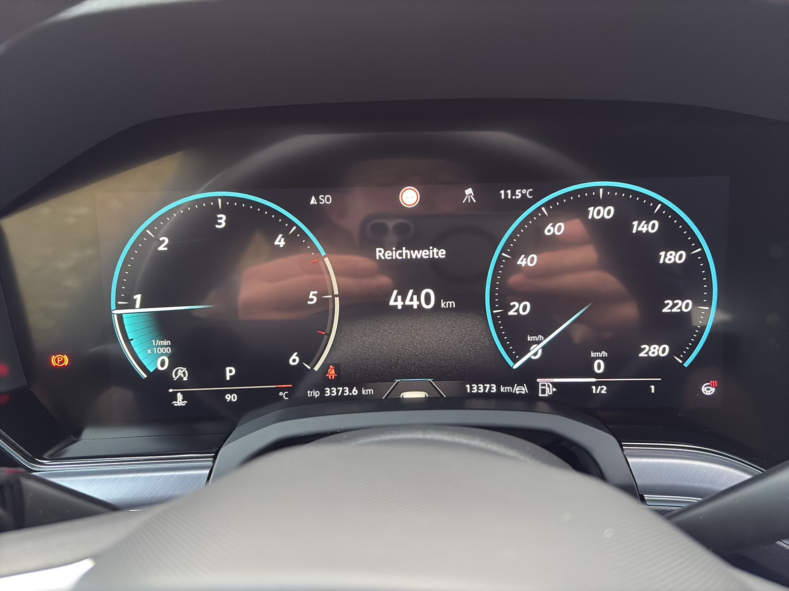 Volkswagen Touareg V6 R-LINE NEUES MODELL AHK CAM ACC LM19