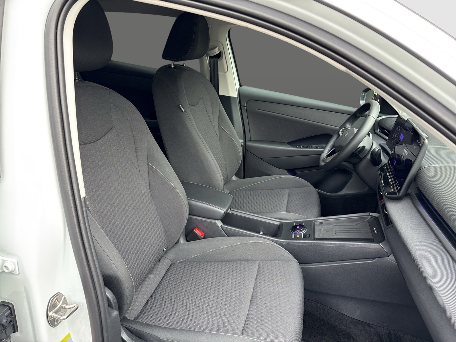 Volkswagen T-Roc 1.5 eTSI LIFE NEUES MODELL CAM LM18 NAVI