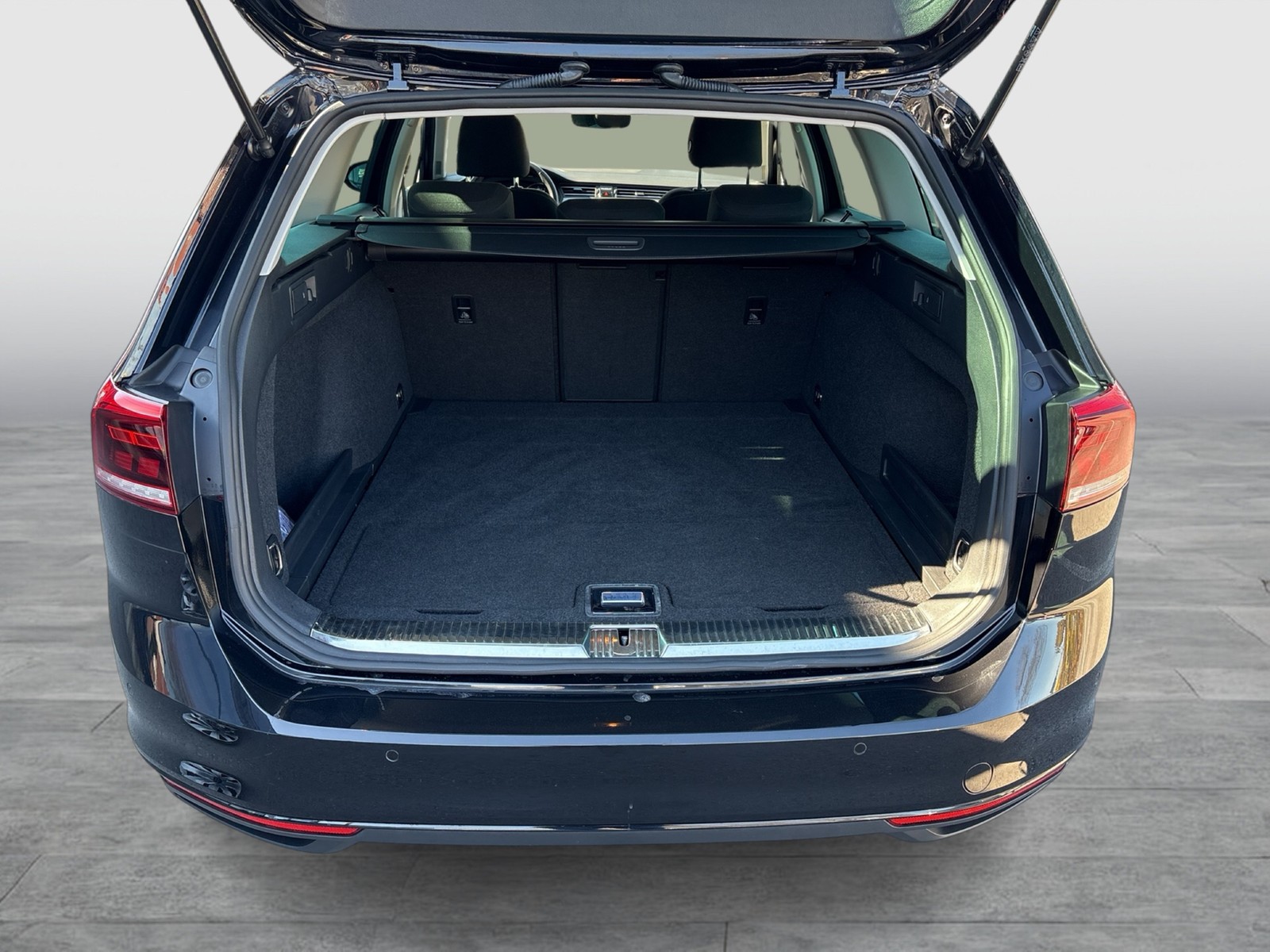 Volkswagen Passat Variant 2.0 CAM ACC NAVI CARPLAY SITZHEIZ