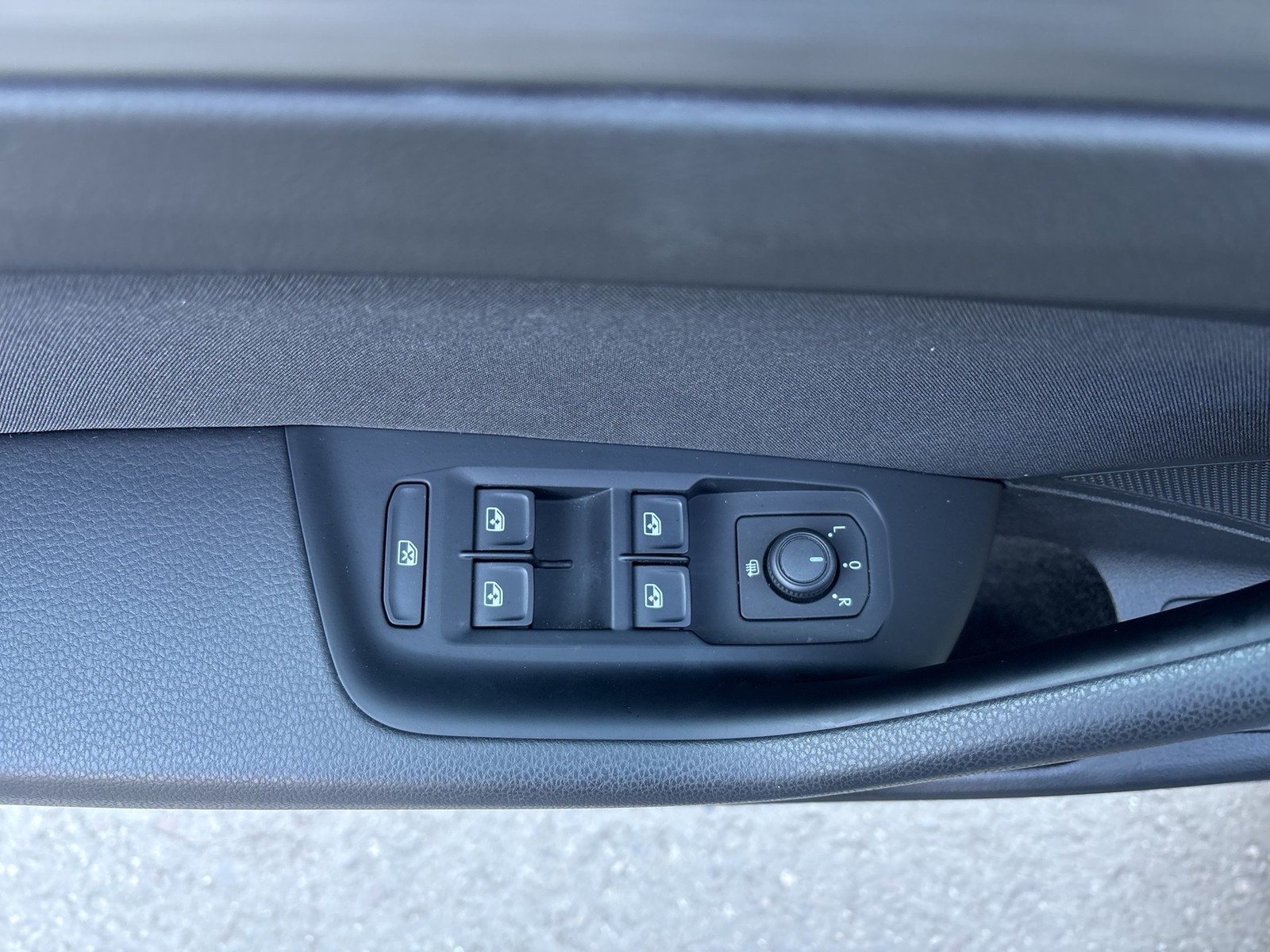 Volkswagen Passat Variant 2.0 CAM ACC NAVI CARPLAY SITZHEIZ