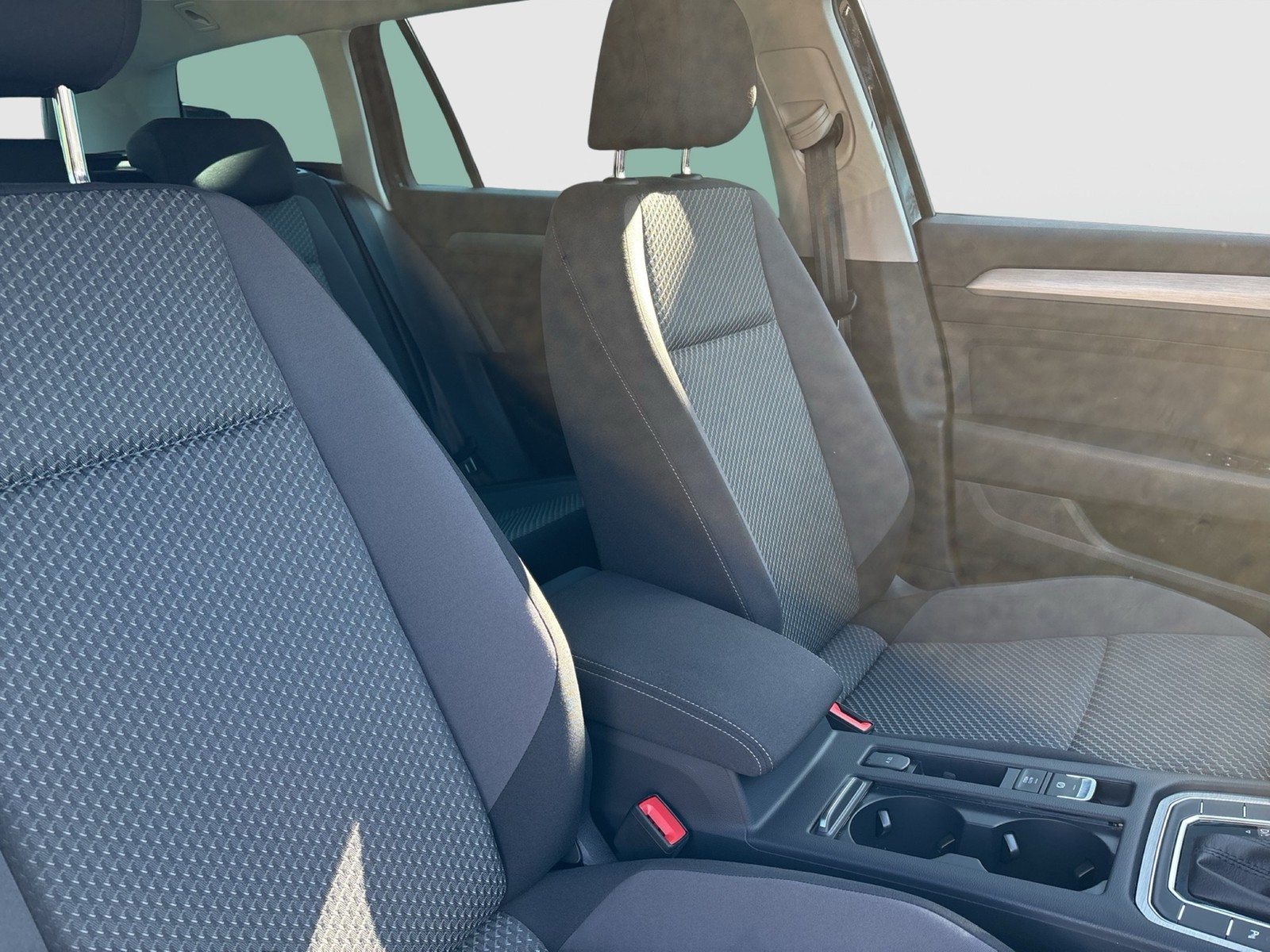 Volkswagen Passat Variant 2.0 CAM ACC NAVI CARPLAY SITZHEIZ