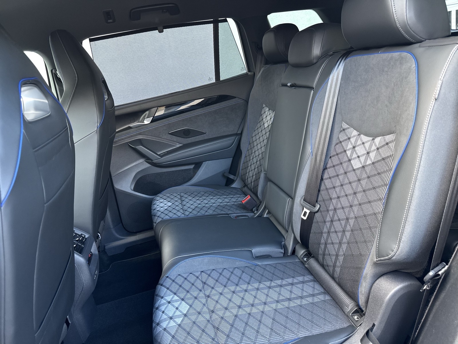 Volkswagen Tayron 2.0 R-LINE 4X4 7SITZE STANDHZ 360CAM LM20