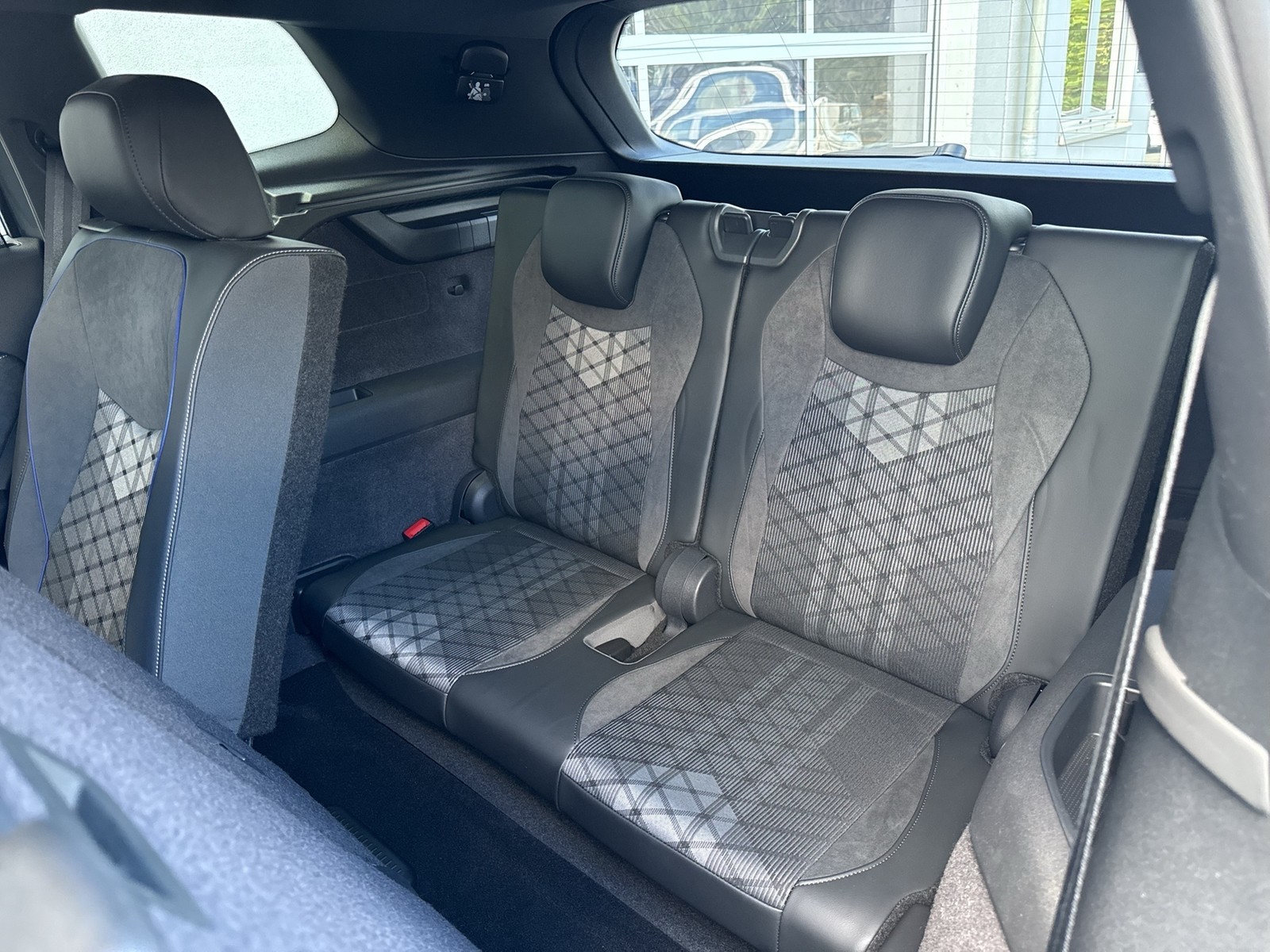 Volkswagen Tayron 2.0 R-LINE 4X4 7SITZE STANDHZ 360CAM LM20