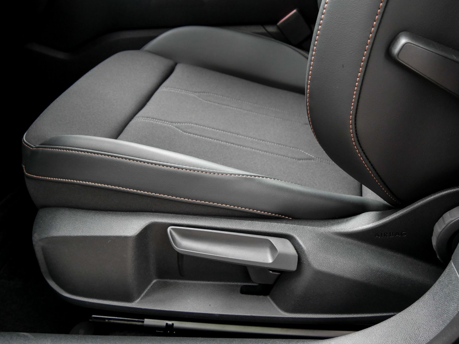 Cupra Leon ST 2.0 CAM ACC LM18 E-KLAPPE AHK-VORB. NAVI