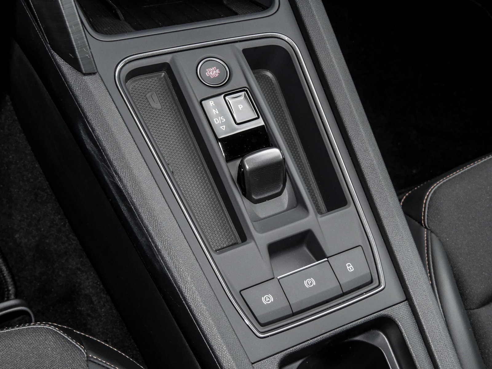 Cupra Leon ST 2.0 CAM ACC LM18 E-KLAPPE AHK-VORB. NAVI