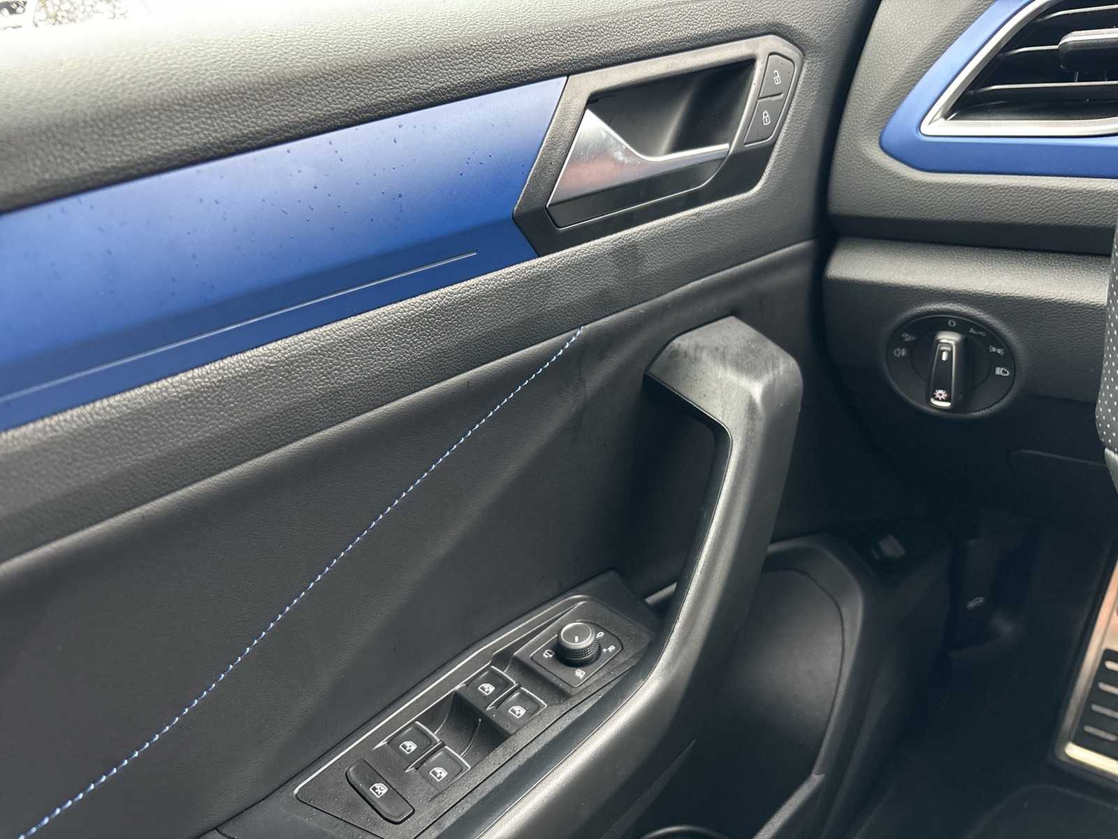 Volkswagen T-Roc 2.0 R 4X4 BEATS AHK CAM ACC LM19 NAVI