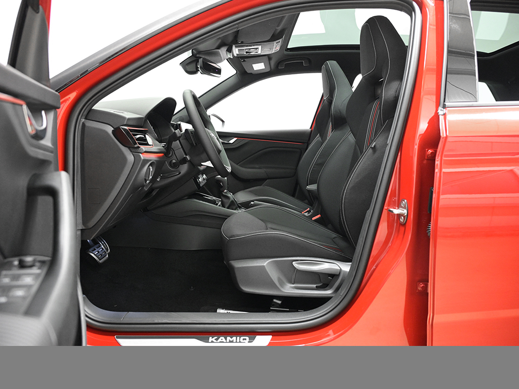 Skoda Kamiq 1.5 MONTE CARLO DSG AHK PANO KEYLESS LM17