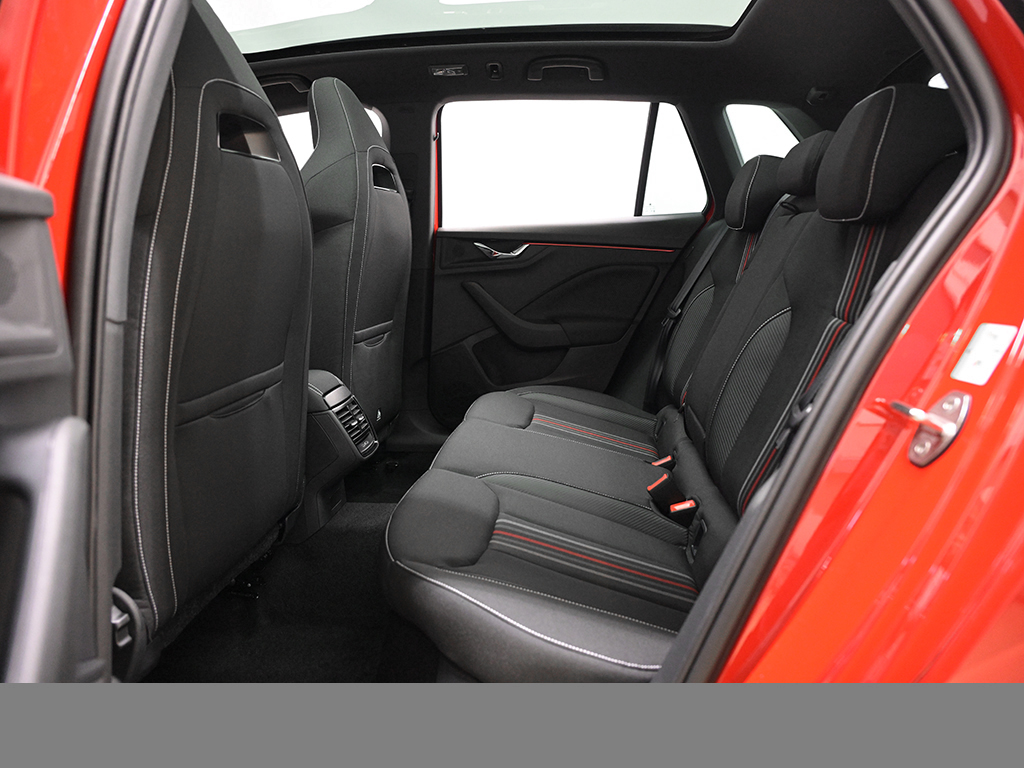 Skoda Kamiq 1.5 MONTE CARLO DSG AHK PANO KEYLESS LM17