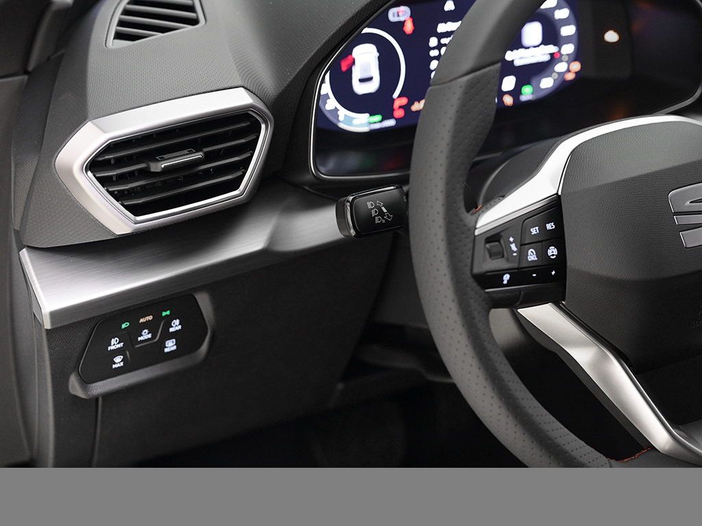 Seat Leon 1.5 FR BLACK EDITION DSG CAM NAVI LED
