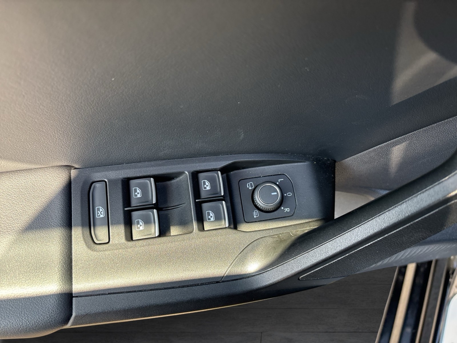 Seat Leon 1.5 FR BEATS CAM ACC LM18 NAVI CARPLAY