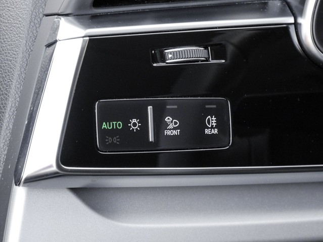 Audi Q8 55 Qu. AHK CAM ACC ALU21 HEADUP eKLAPPE