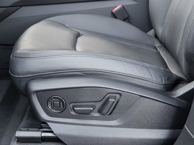 Audi Q8 55 Qu. AHK CAM ACC ALU21 HEADUP eKLAPPE