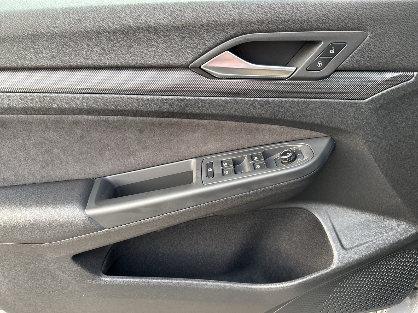 Volkswagen Golf VIII 1.5 R-LINE BLACKSTYLE FACELIFT CAM ACC