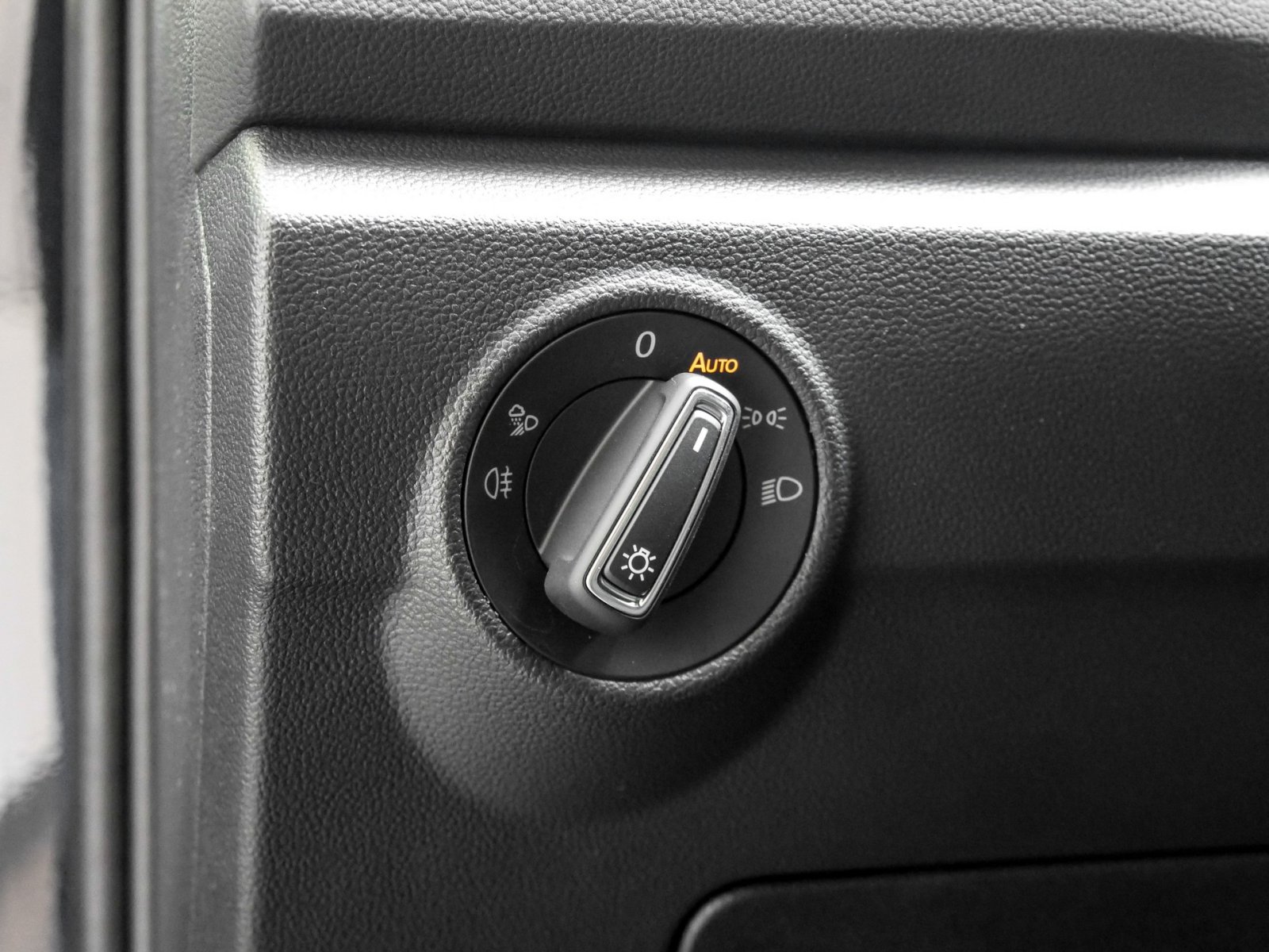 Volkswagen T-Roc 1.5 R-LINE BLACK STYLE AHK CAM ACC LM18