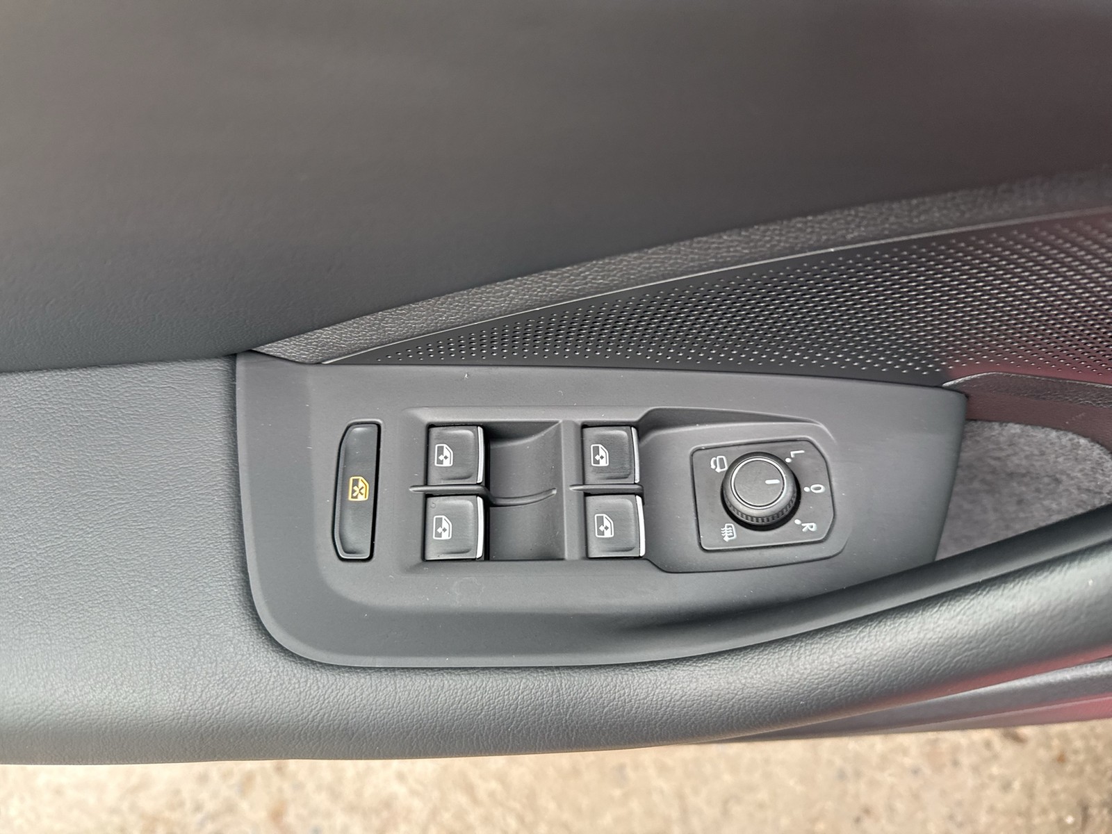 Volkswagen Passat Variant 1.5 HYBRID ELEGANCE NEUES MODELL