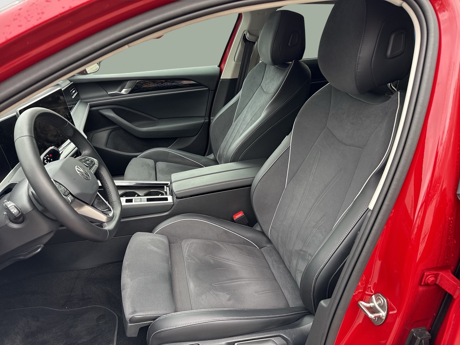 Volkswagen Passat Variant 1.5 HYBRID ELEGANCE NEUES MODELL