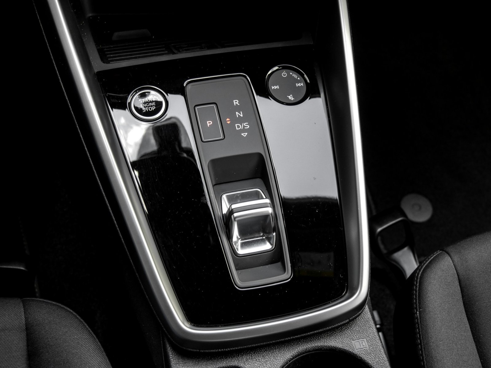 Audi A3 Sportback 40 HYBRID advanced NAVI+ LM17 LED