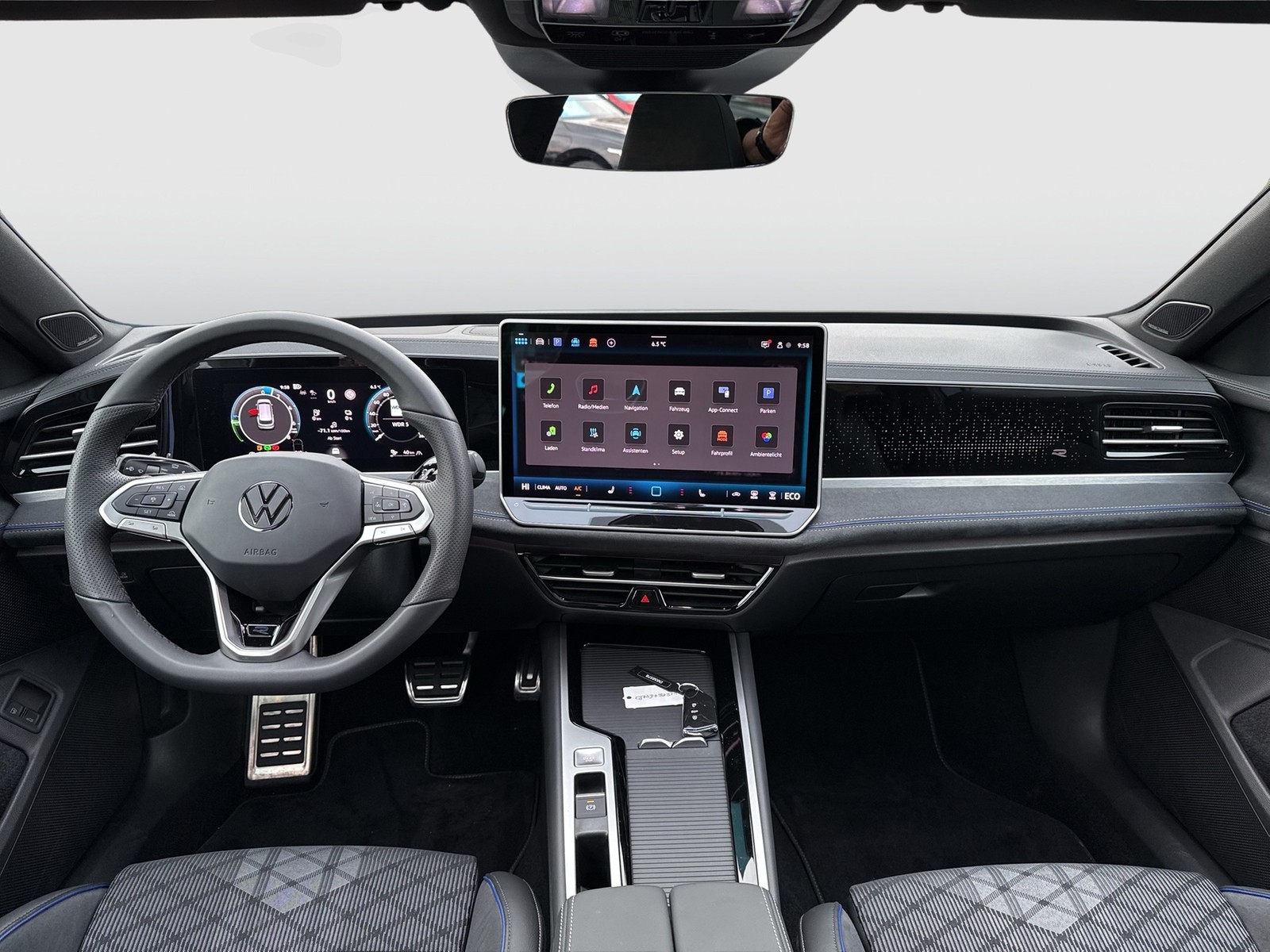 Volkswagen Passat Variant 1.5 HYBRID R-LINE NEUESMODELL AHK