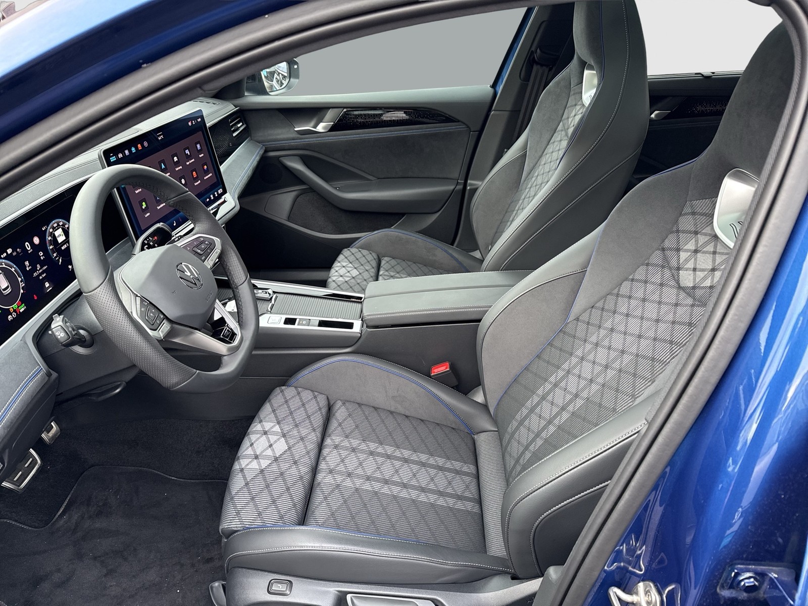 Volkswagen Passat Variant 1.5 HYBRID R-LINE NEUESMODELL AHK