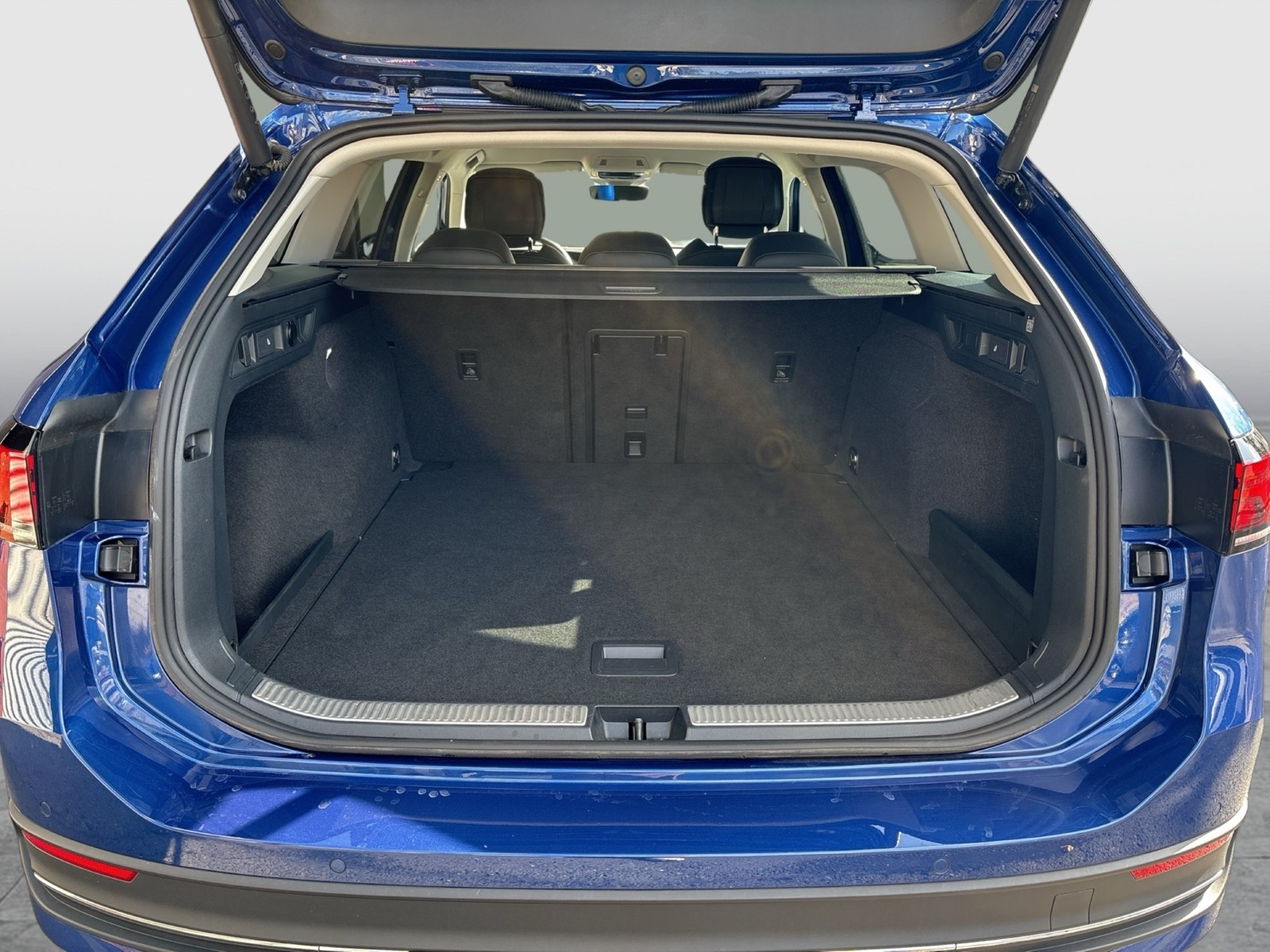 Volkswagen Passat Variant 2.0 BUSINESS CAM ACC EKLAPPE NAVI