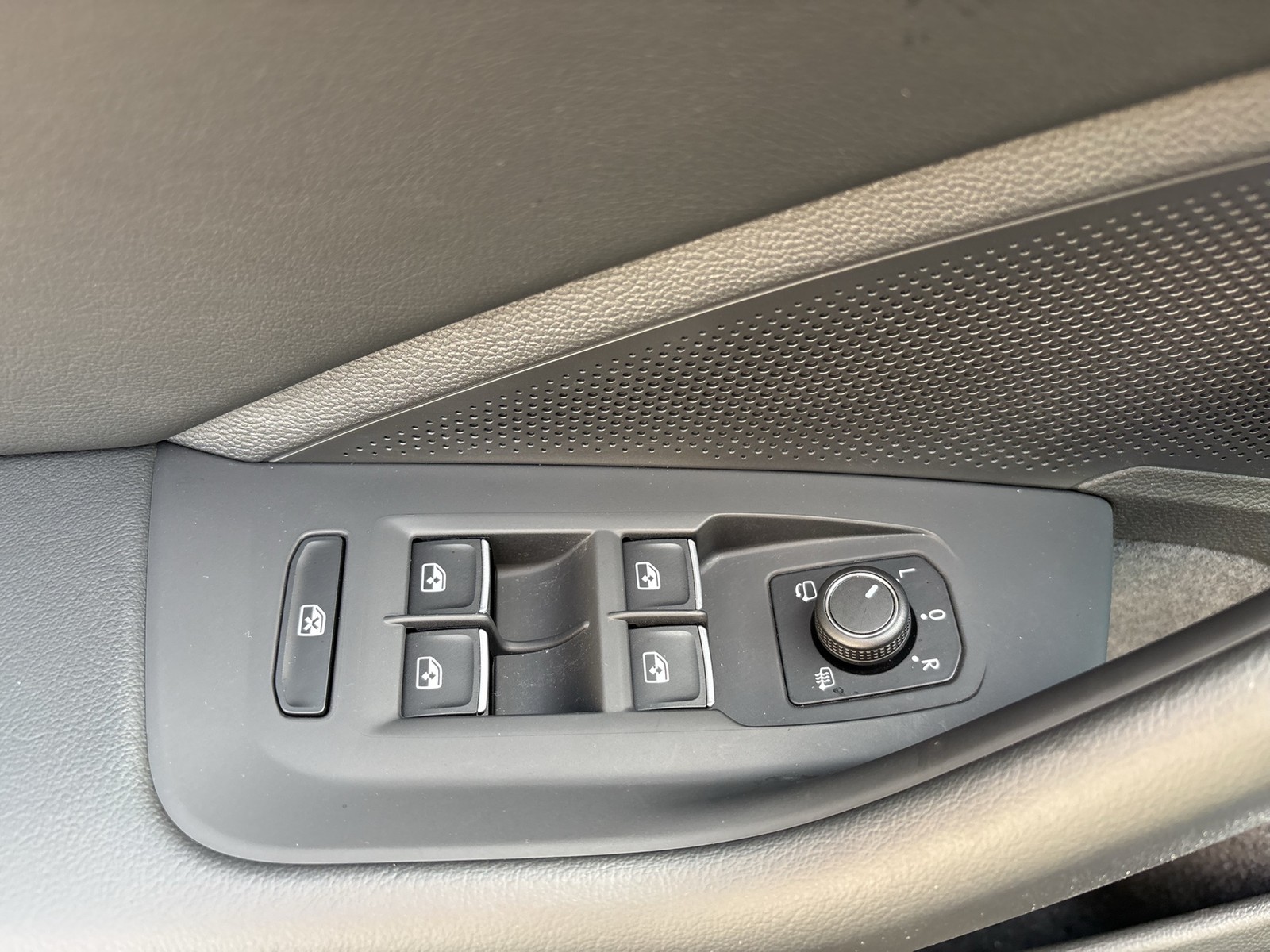 Volkswagen Passat Variant 2.0 BUSINESS CAM ACC EKLAPPE NAVI