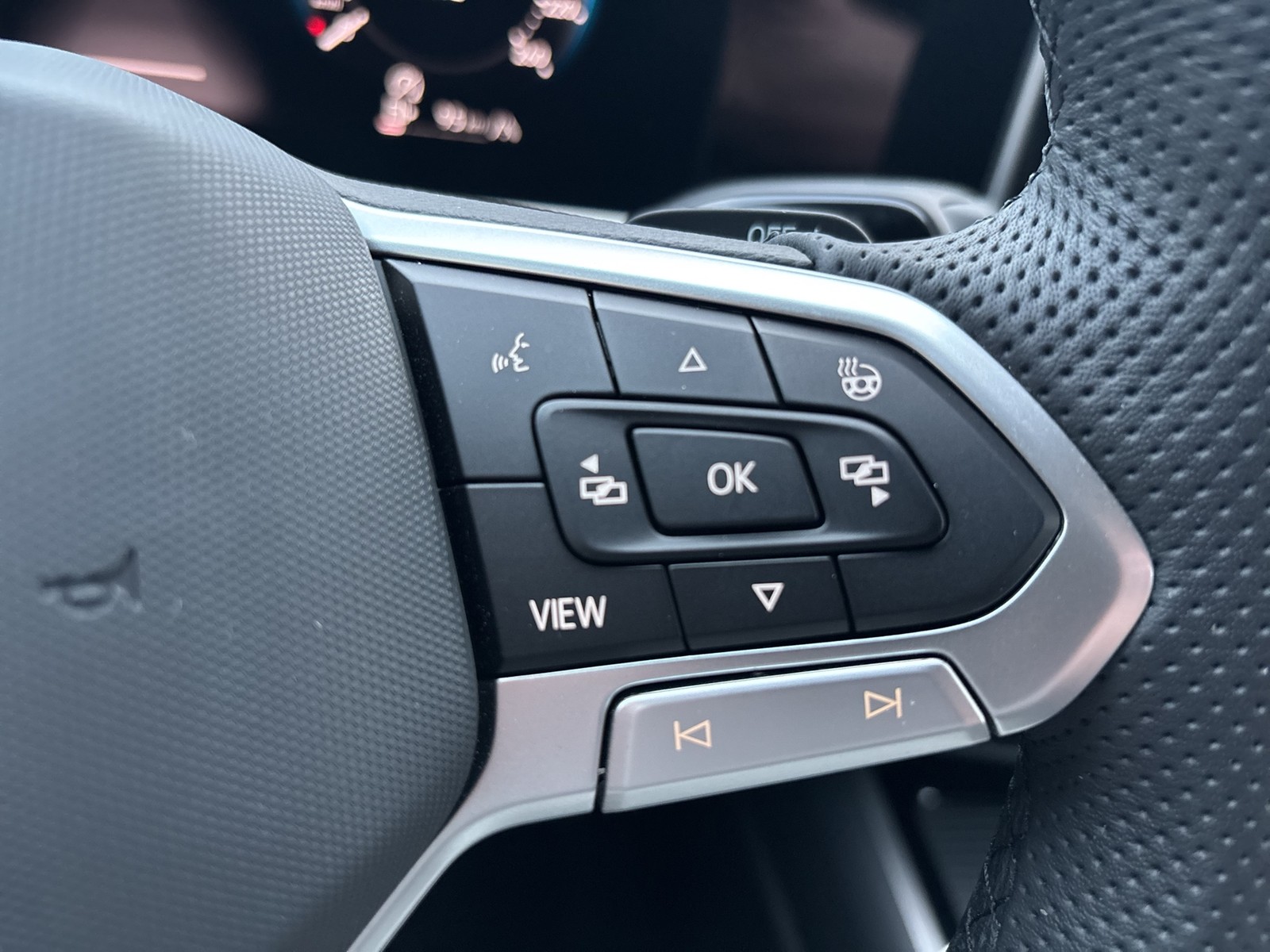 Volkswagen Passat Variant 2.0 R-LINE 4X4 NEUESMODELL AHK 19Z