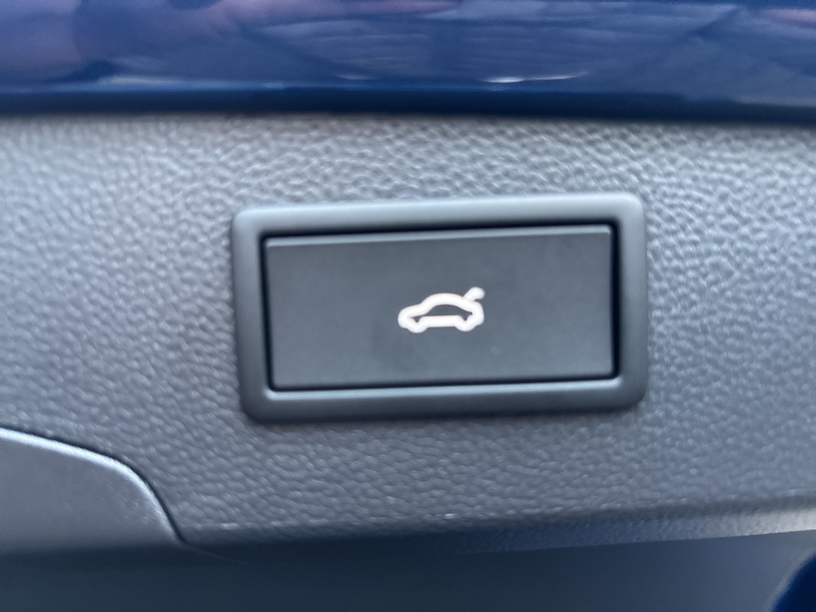 Volkswagen Passat Variant 2.0 R-LINE 4X4 NEUESMODELL AHK 19Z