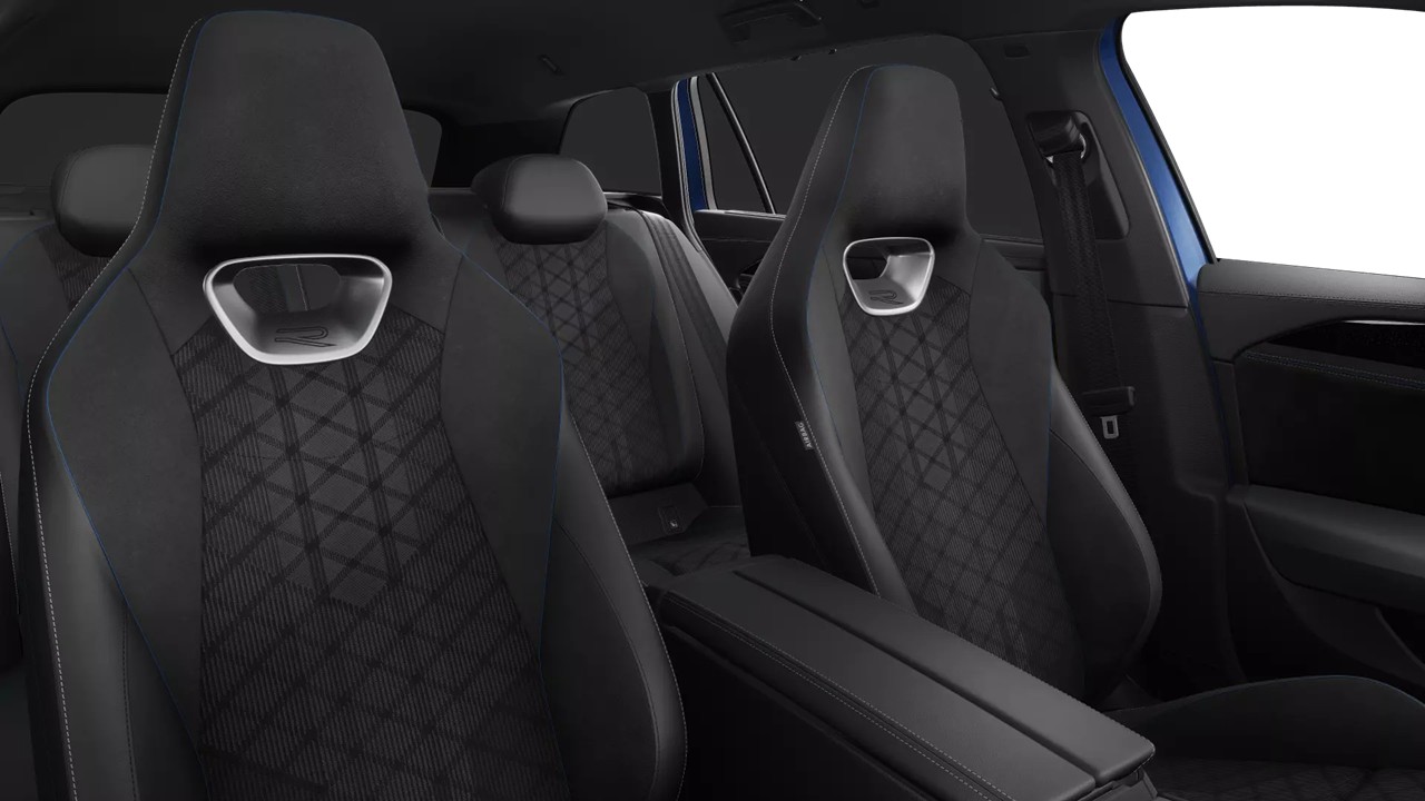 Volkswagen Passat Variant 2.0 R-LINE 4X4 NEUESMODELL AHK 19Z