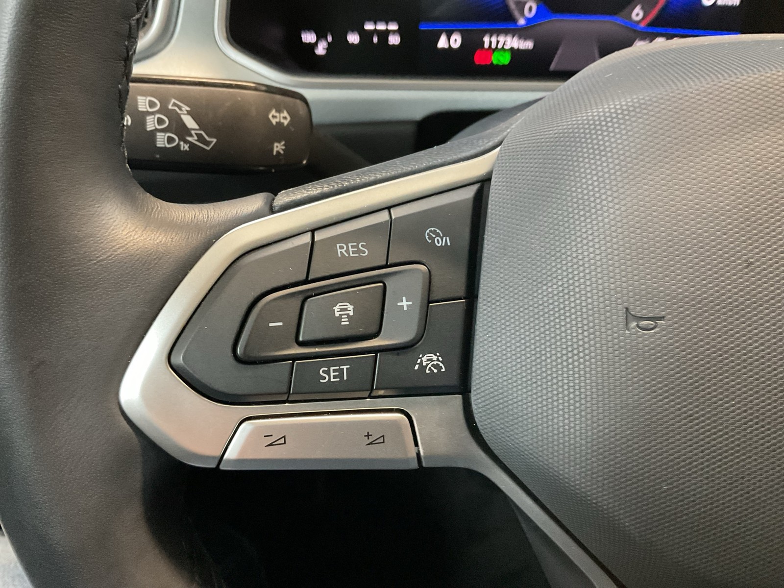 Volkswagen T-Roc 2.0 GOAL CAM ACC LM17 NAVI CARPLAY SITZHZ.