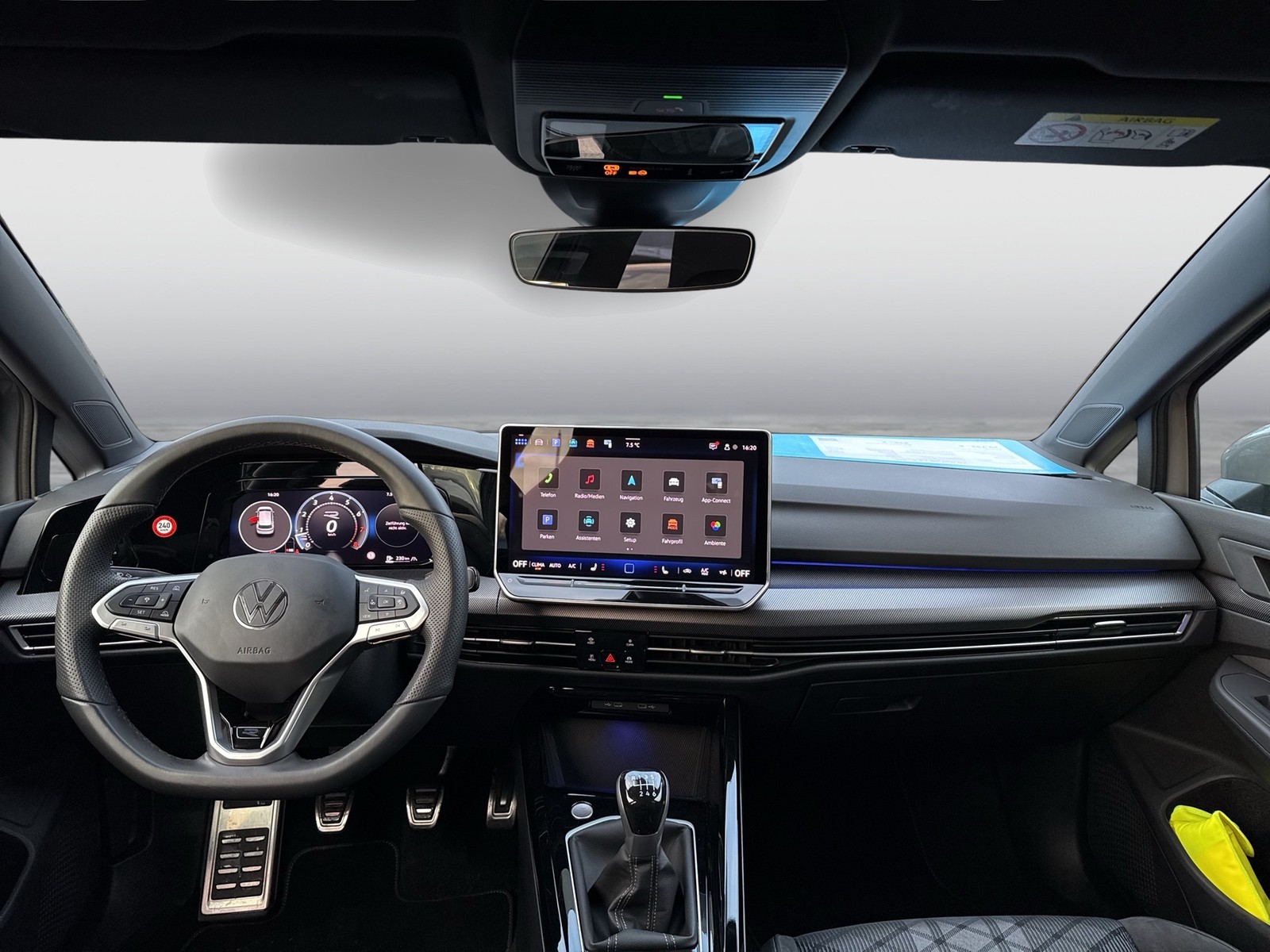 Volkswagen Golf VIII 1.5 R-LINE FACELIFT CAM ACC CARPLAY