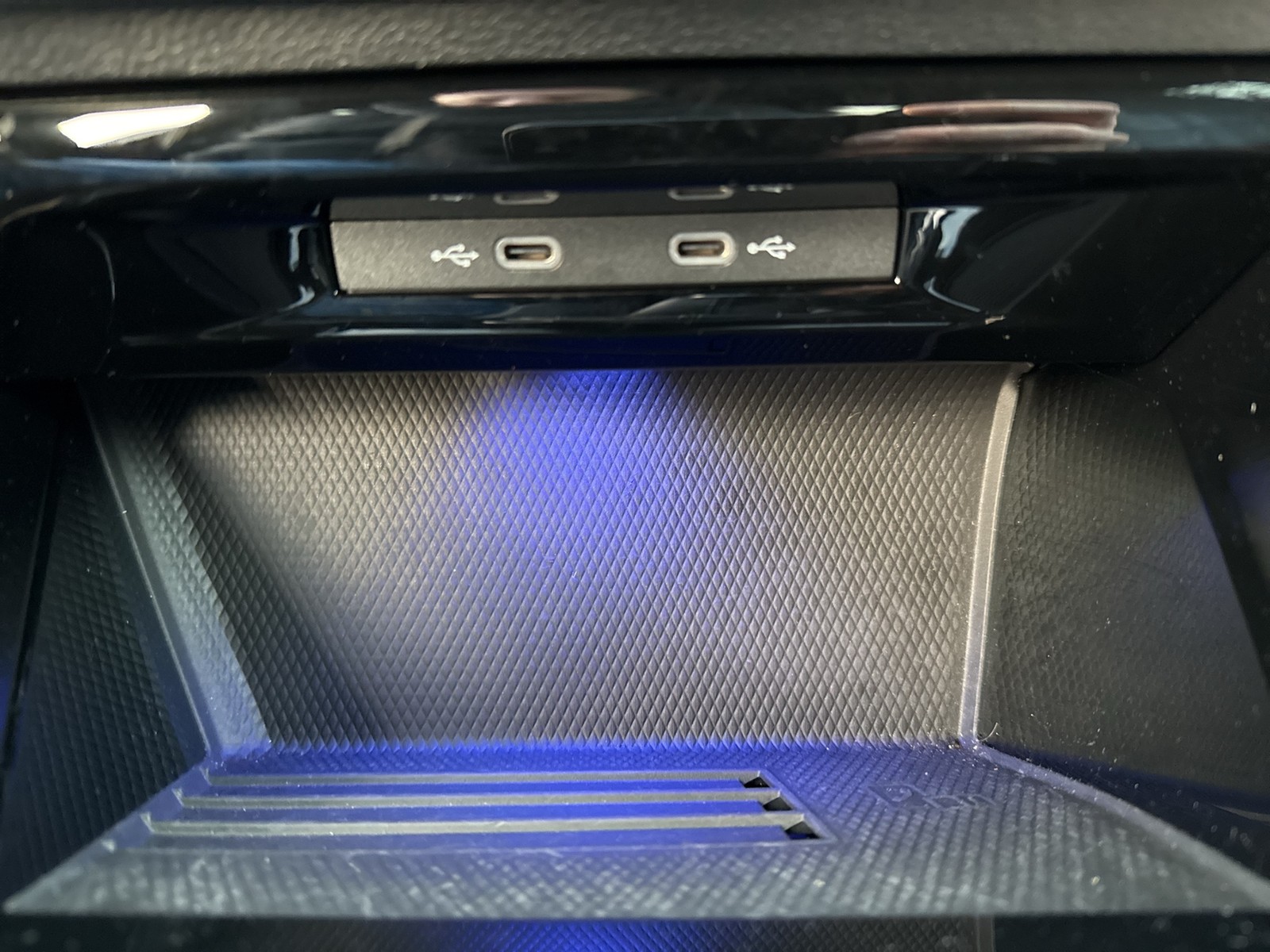 Volkswagen Golf VIII 1.5 R-LINE FACELIFT CAM ACC CARPLAY