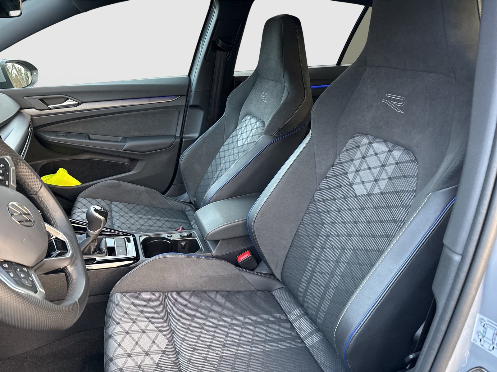 Volkswagen Golf VIII 1.5 R-LINE FACELIFT CAM ACC CARPLAY