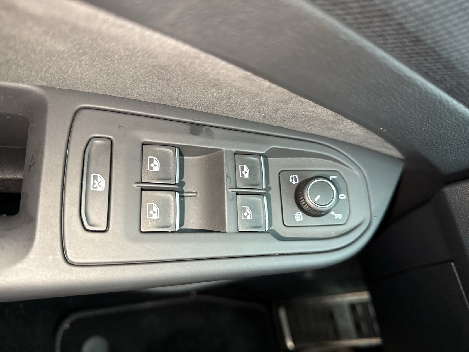 Volkswagen Golf VIII 1.5 R-LINE FACELIFT CAM ACC LM18 NAVI