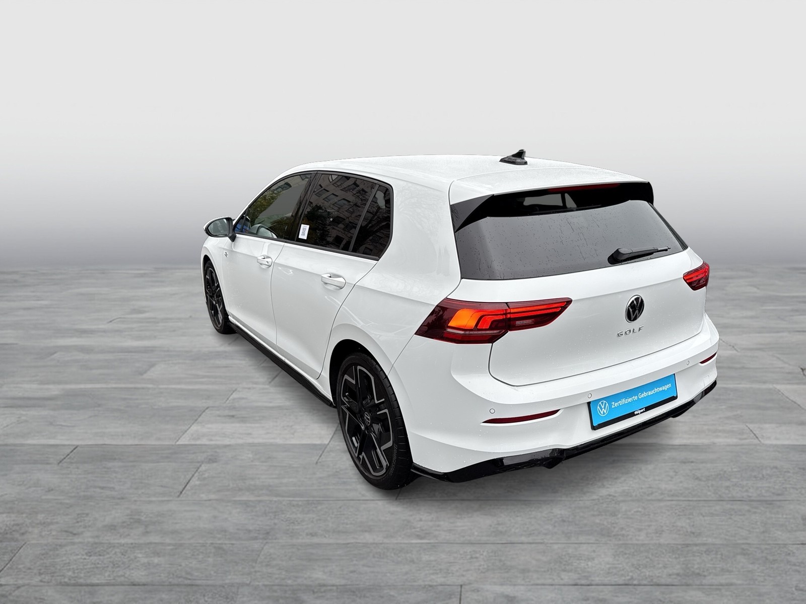 Volkswagen Golf VIII 1.5 R-LINE FACELIFT CAM ACC LM18 NAVI