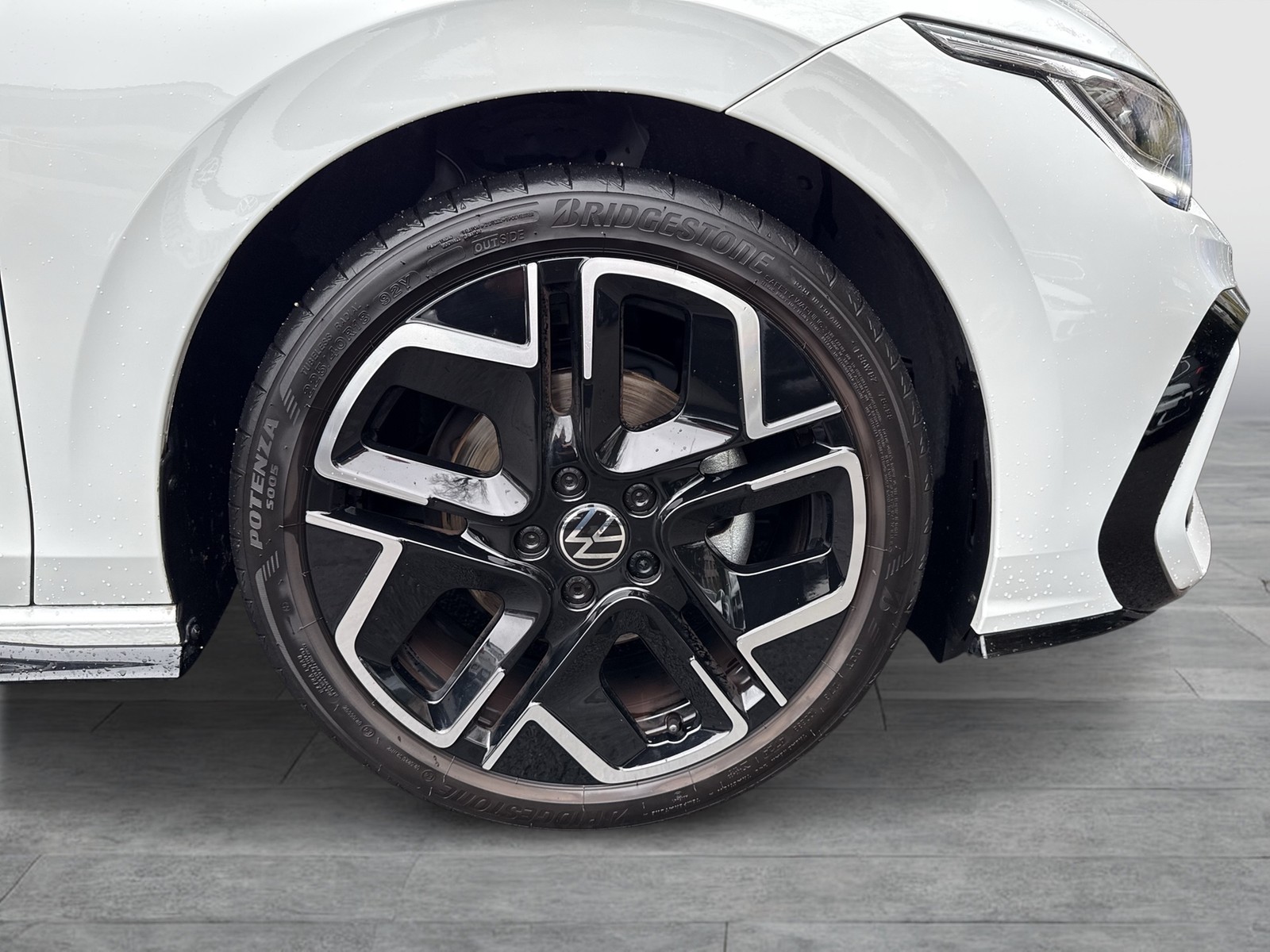 Volkswagen Golf VIII 1.5 R-LINE FACELIFT CAM ACC LM18 NAVI