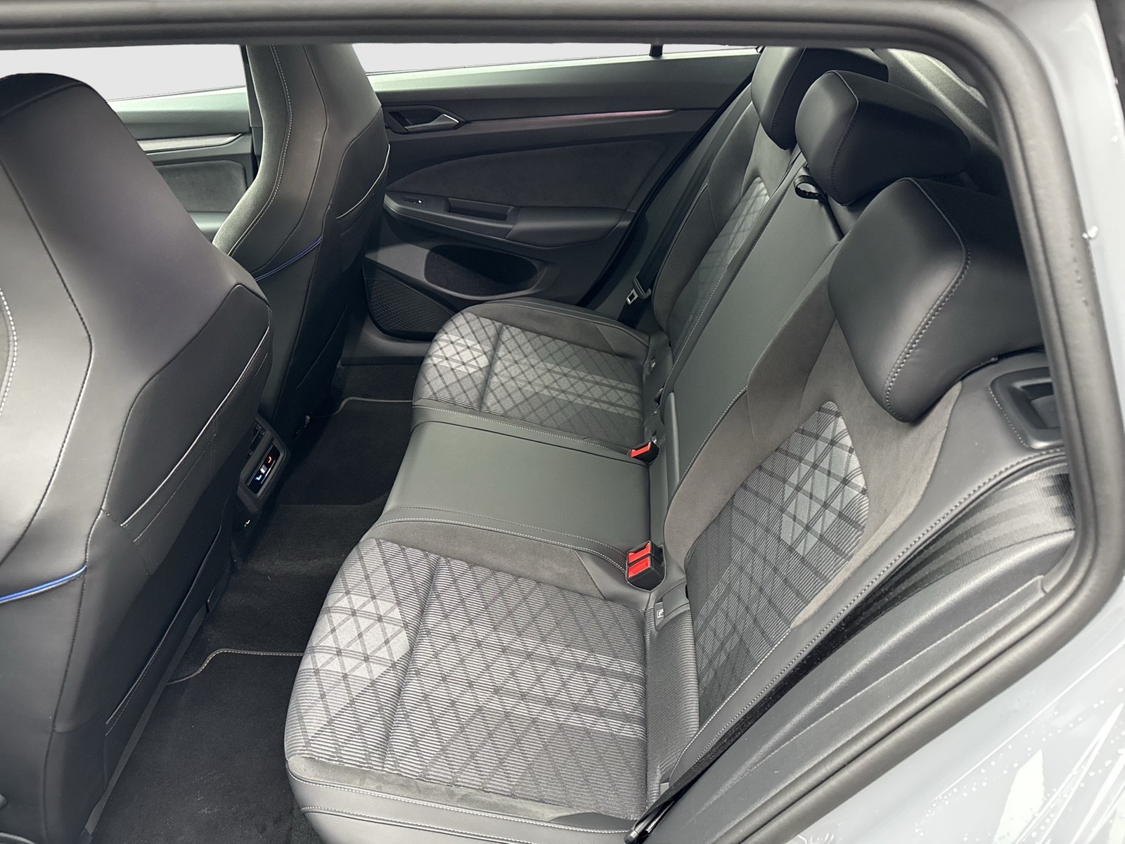 Volkswagen Golf Variant VIII 1.5 R-LINE FACELIFT CAM ACC