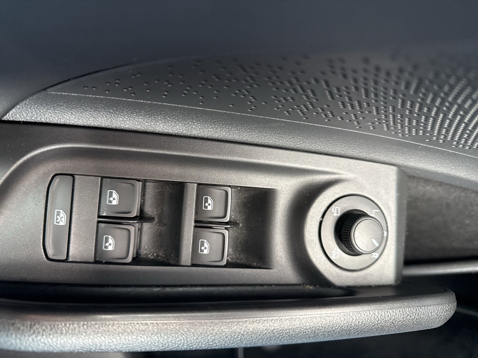 Skoda Enyaq 80 SPORTLINE WÄRMEPUMPE 360°CAM ACC LM20