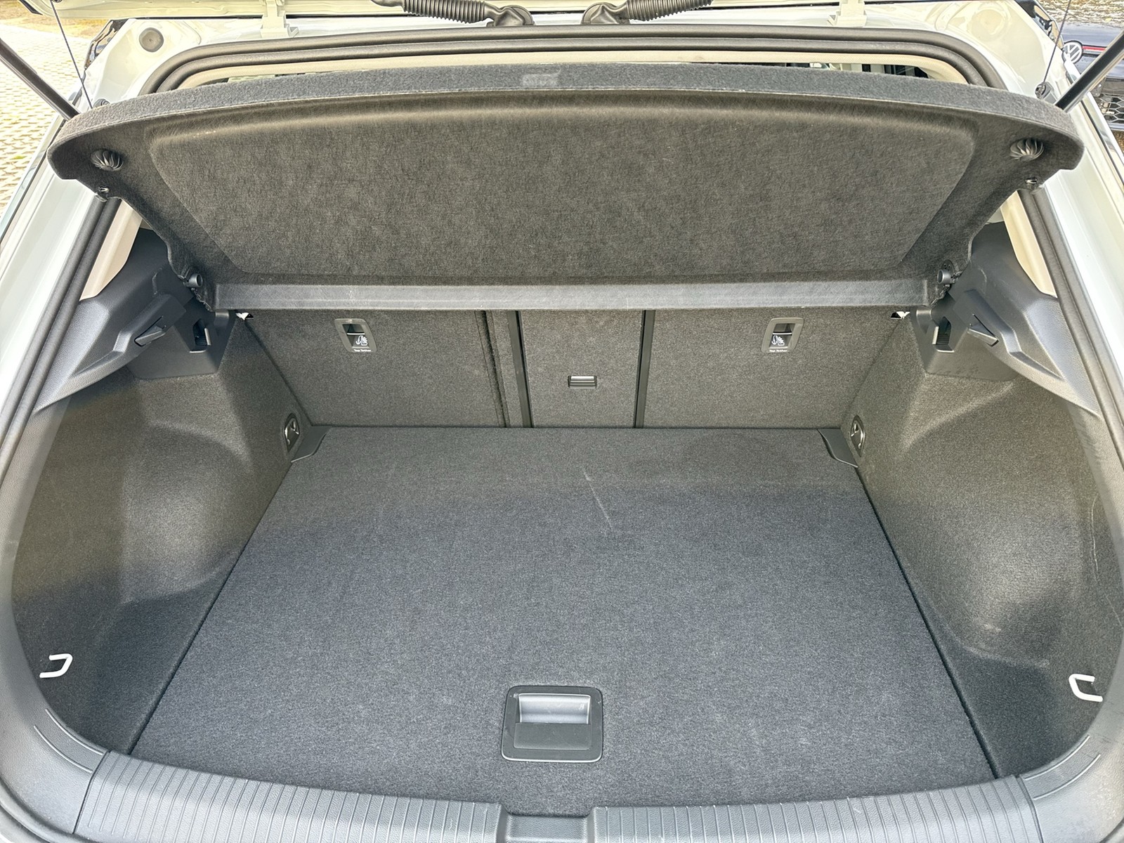 Volkswagen T-Roc 2.0 GOAL AHK CAM ACC LM17 NAVI SITZHEIZUNG