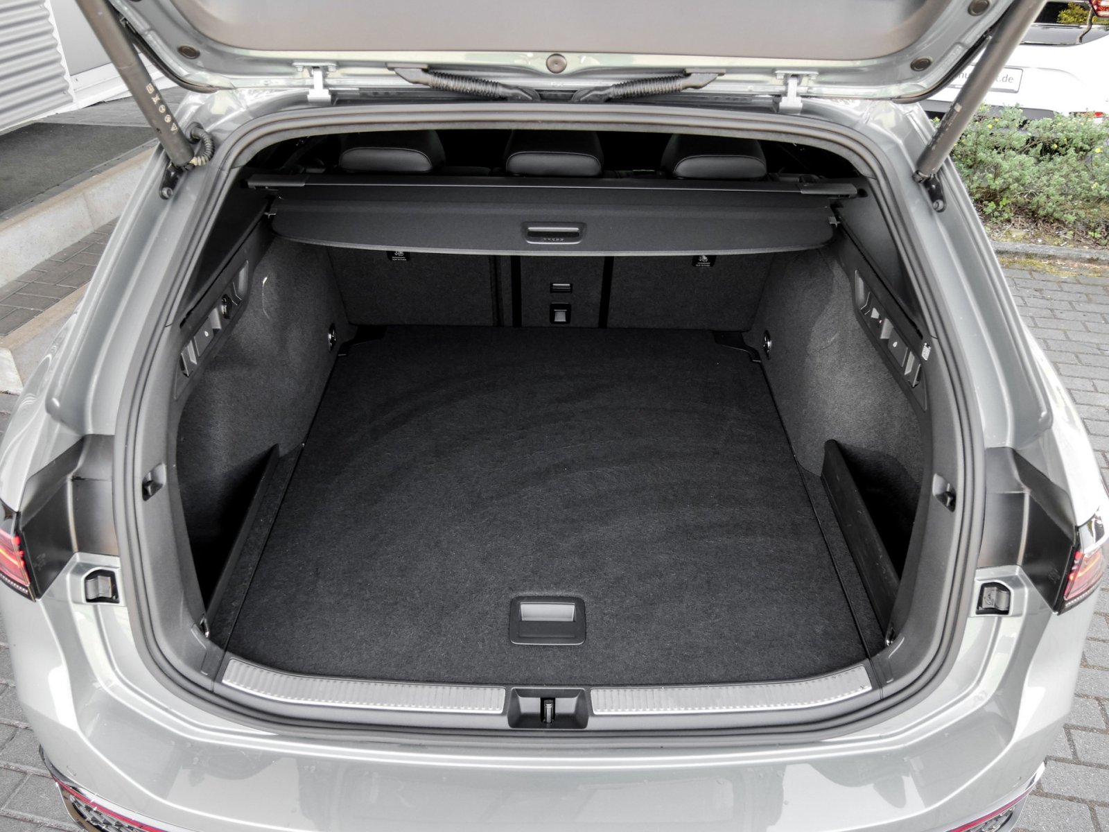 Volkswagen Passat Variant 2.0 R-LINE 4X4 NEUES MODELL PANO