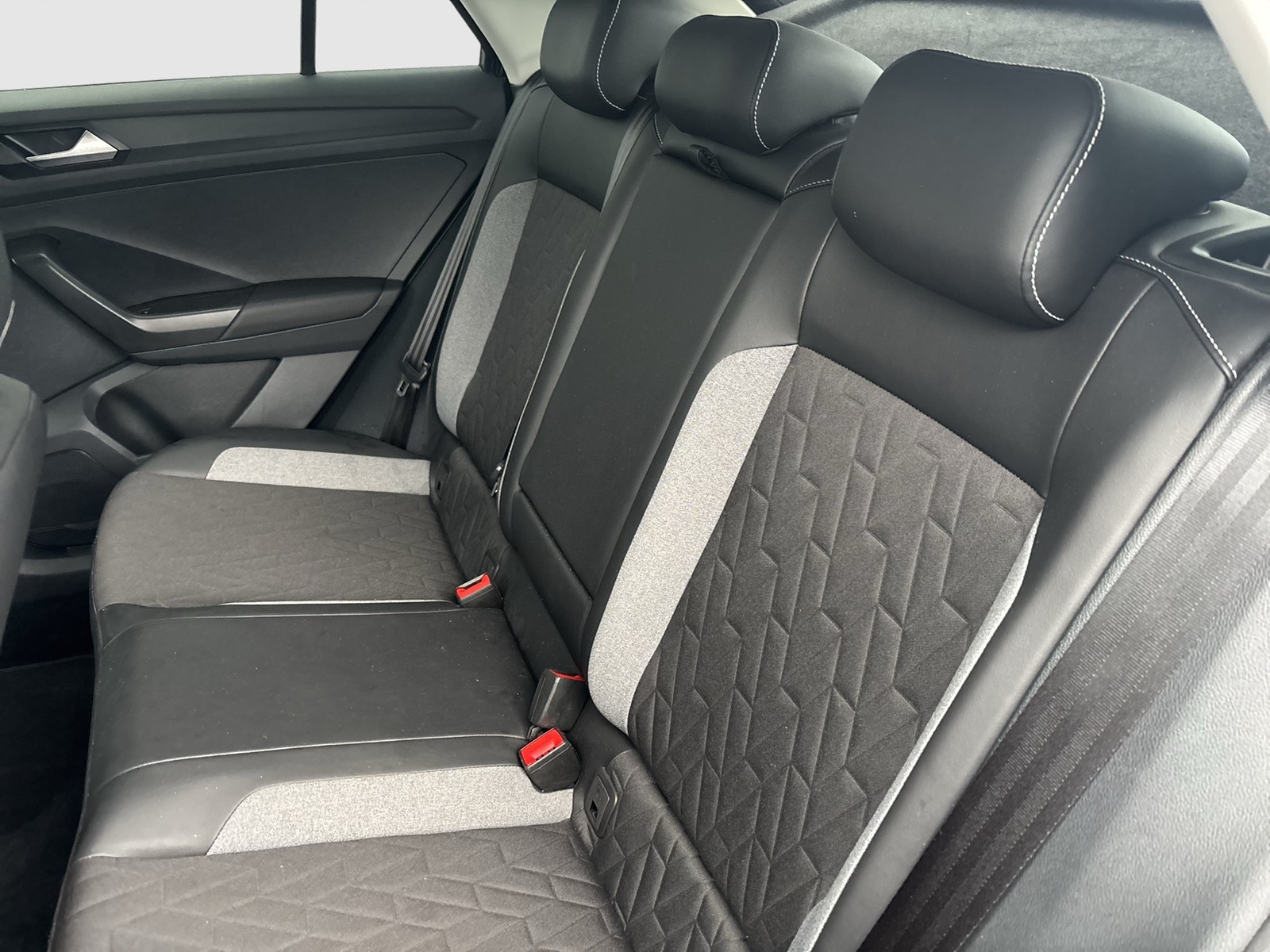 Volkswagen T-Roc 2.0 GOAL AHK CAM ACC LM17 NAVI SITZHEIZUNG