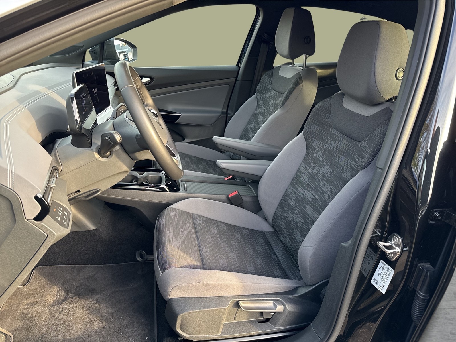 Volkswagen ID.5 PURE WÄRMEPUMPE ACC LM19 NAVI SITZHEIZUNG