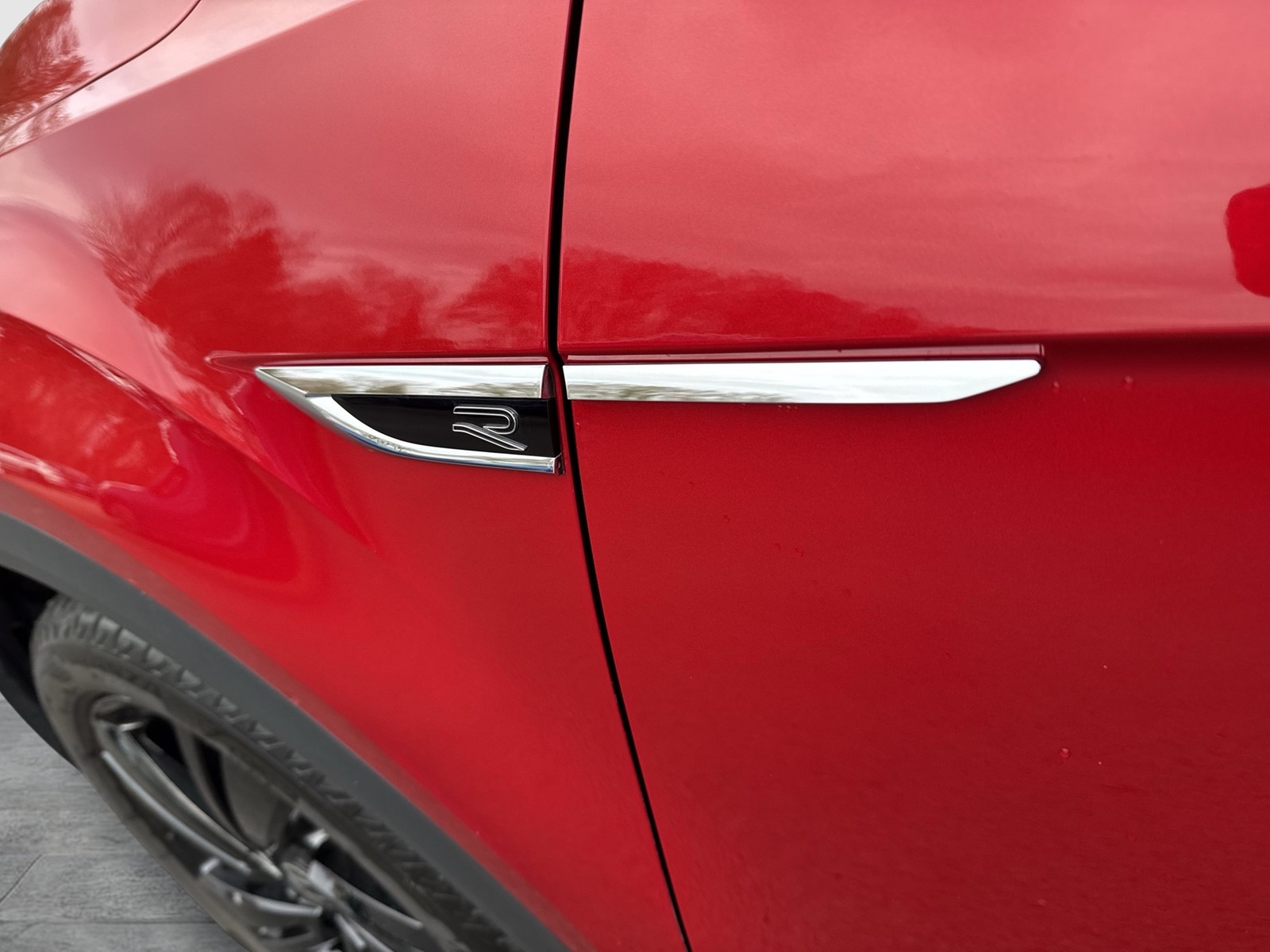 Volkswagen T-Roc 2.0 R-LINE BLACKSTYLE ACC 18Z NAVI CARPLAY